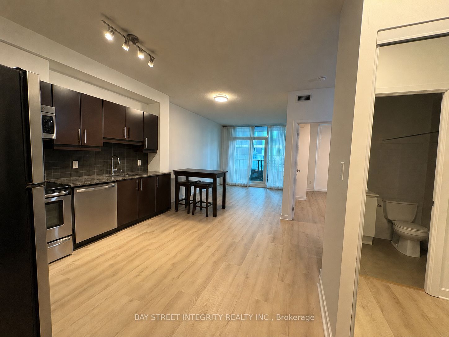 33 Bay Street 307, Toronto, ON M5J 2Z3 photo 3