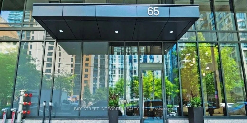 65 Mutual Street 3201, Toronto, ON M5B 0E5 photo 2