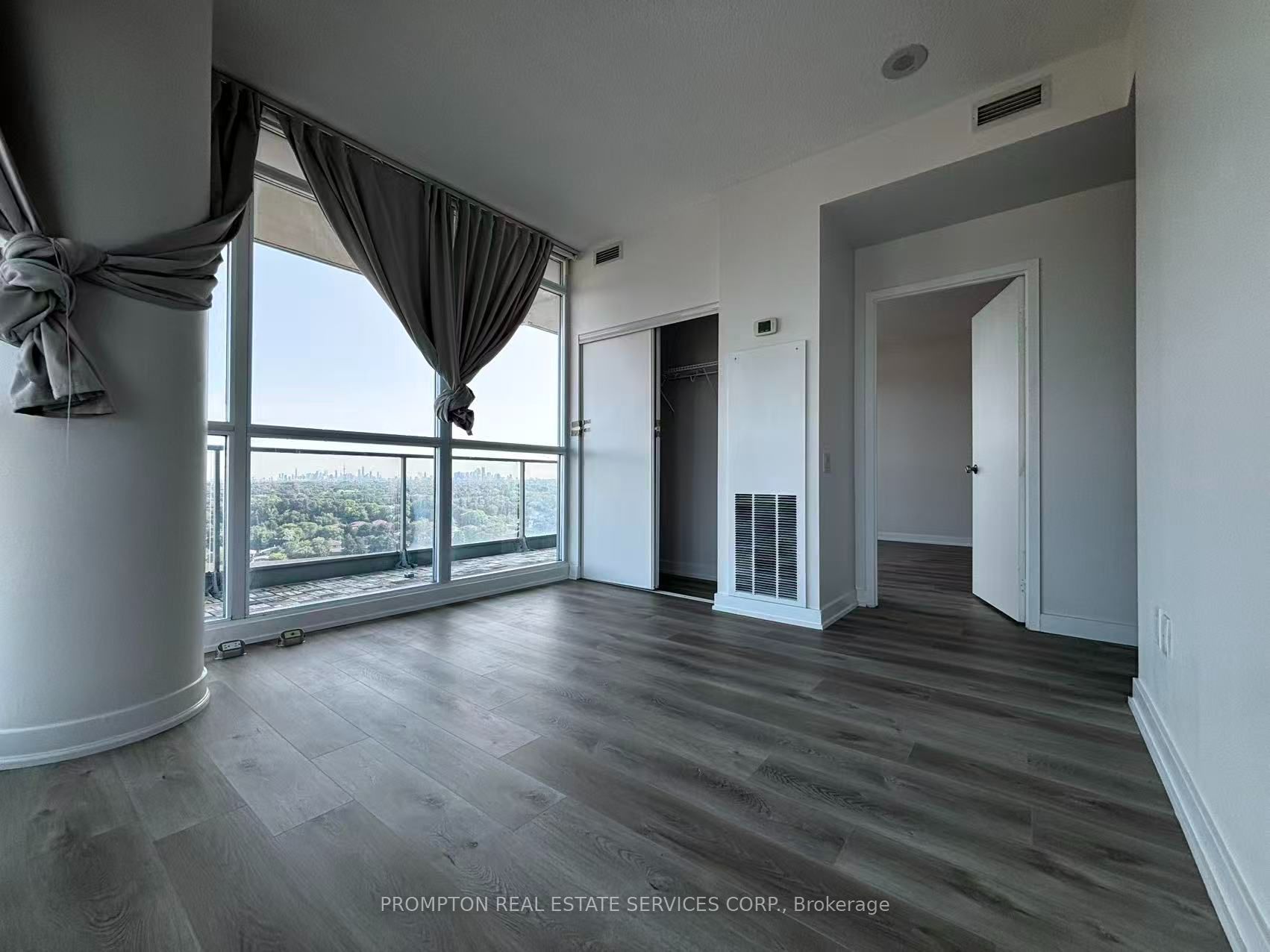 29 Singer Court 2611, Toronto, ON M2K 0B3 photo 4