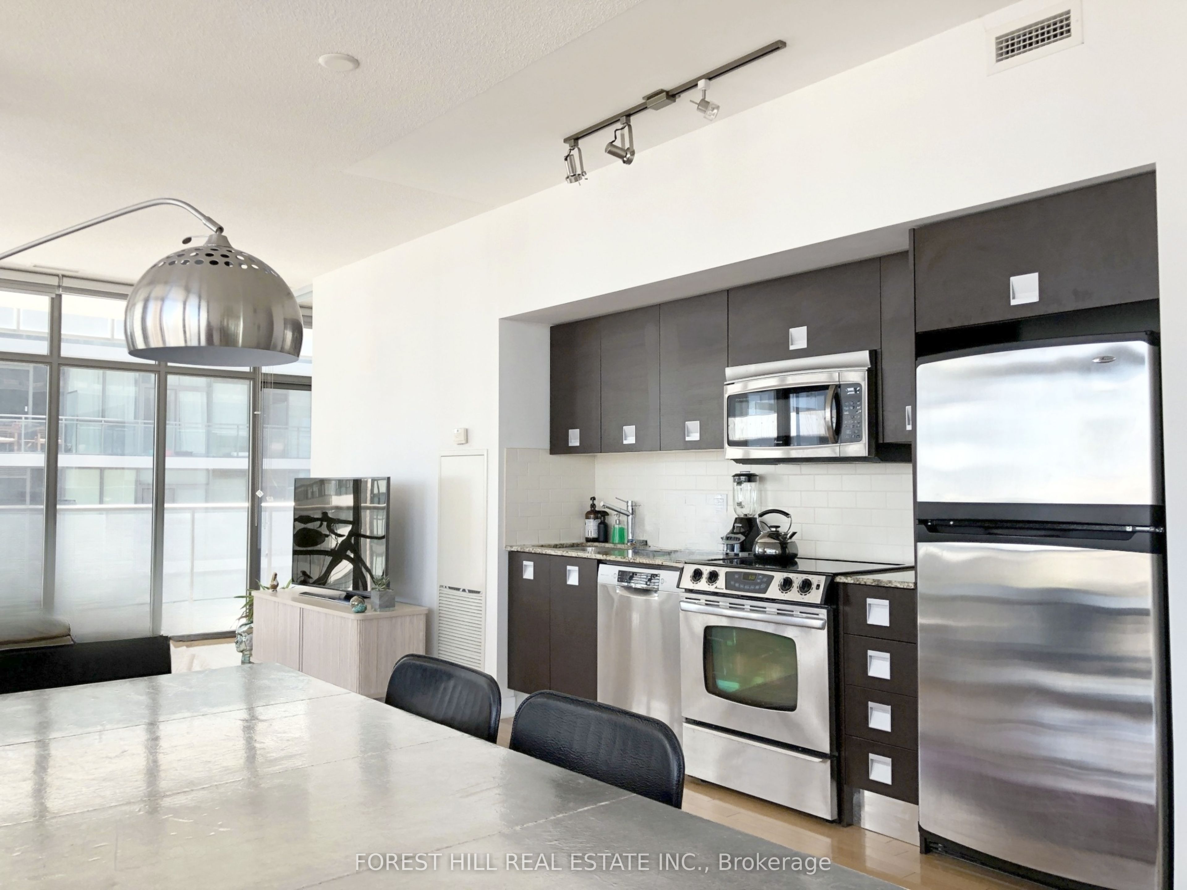 33 Charles Street E 2511, Toronto, ON M4Y 1R9 photo 3