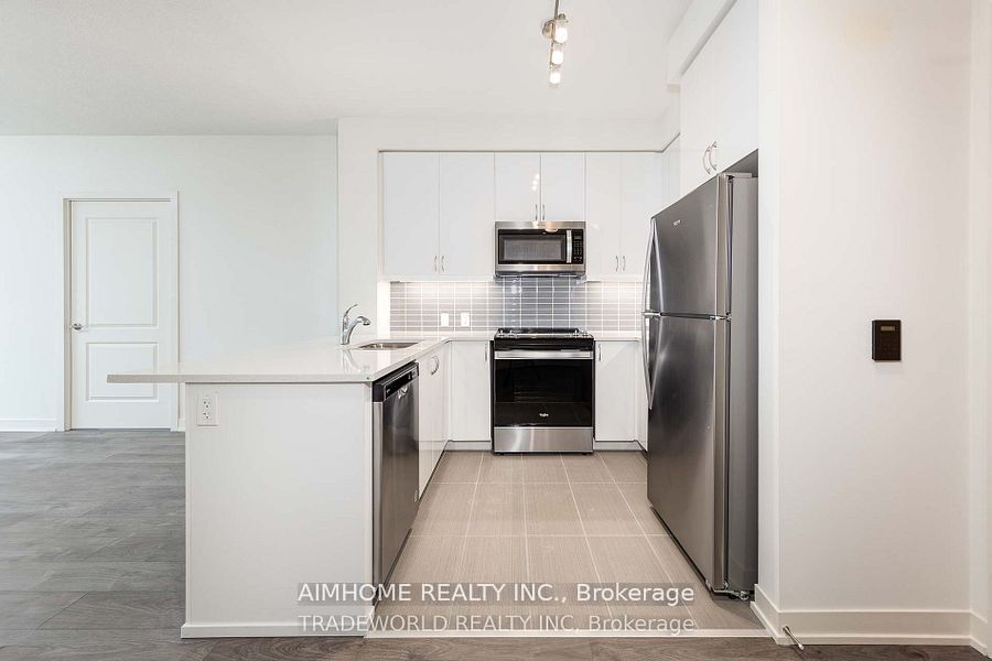 4955 Yonge Street 1205, Toronto, ON M2N 0L8 photo 2