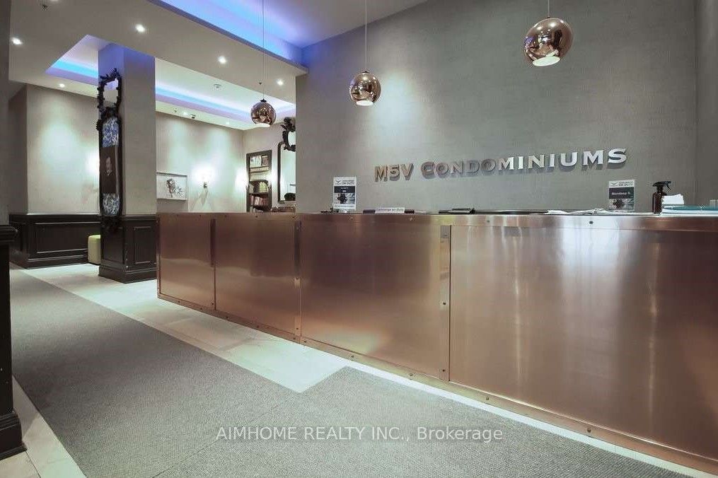 375 King Street 2208, Toronto, ON M5V 1K1 photo 4