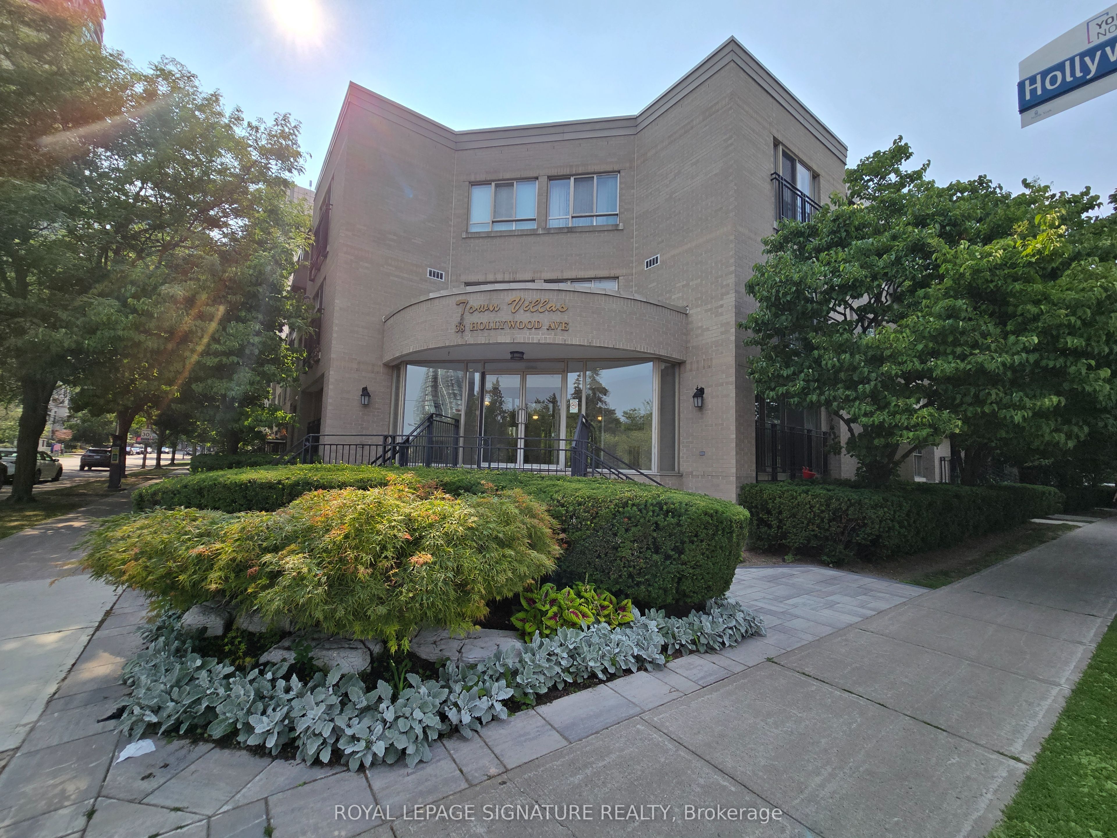 38 Hollywood Avenue 317, Toronto, ON M2N 6R6 photo 3