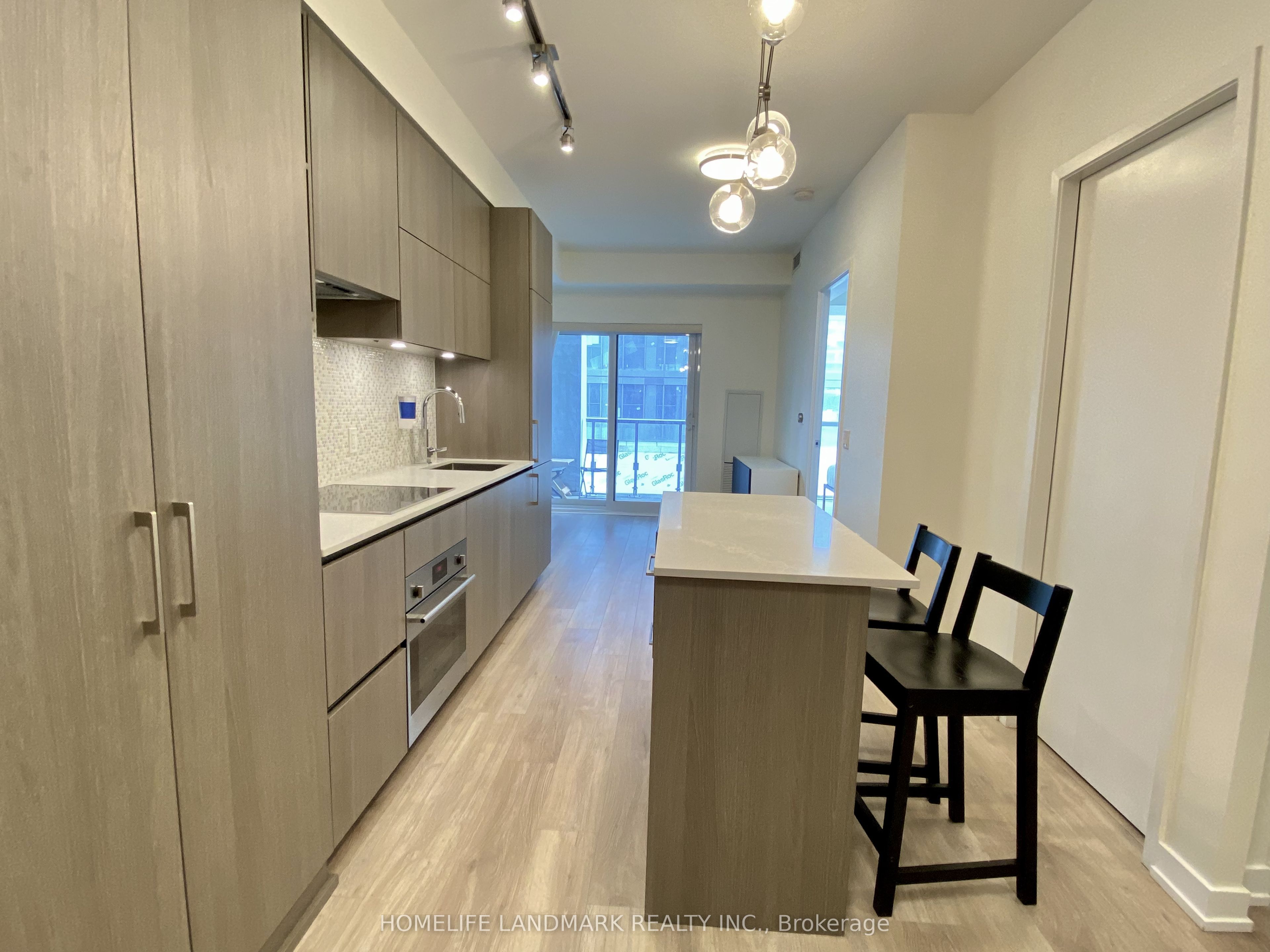 1 Yorkville Avenue 601, Toronto, ON M4W 0B1 photo 2