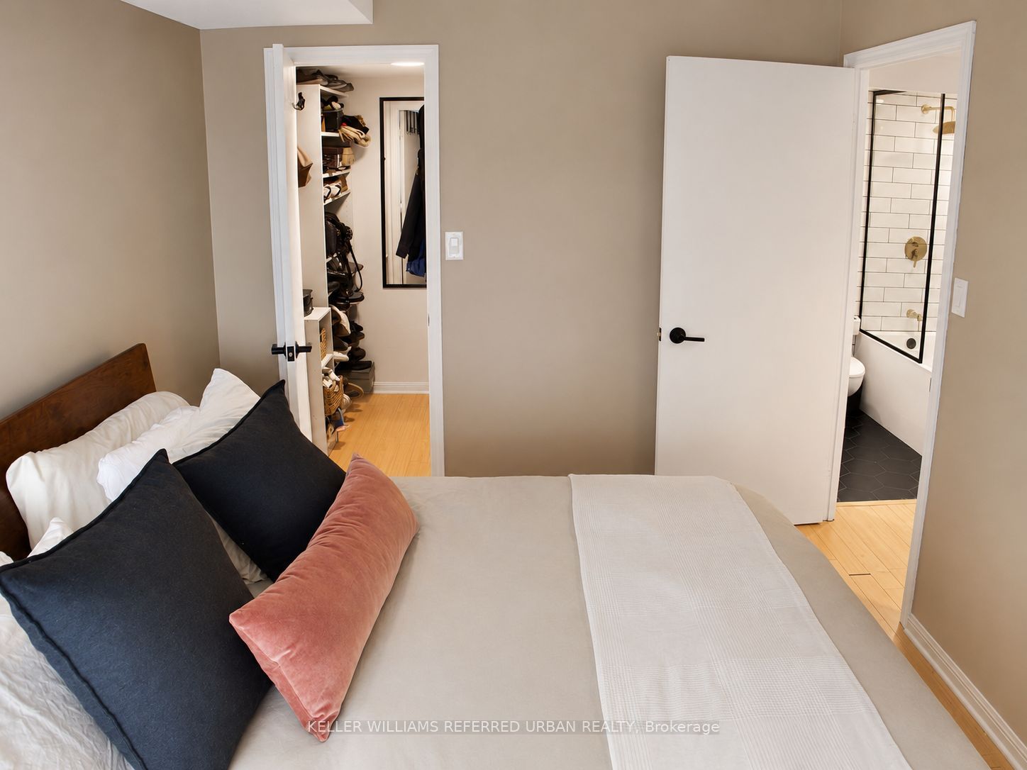 1029 King Street W 805, Toronto, ON M6K 3M9 photo 2