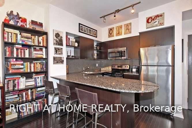 35 Hayden Street 1413, Toronto, ON M4Y 3C3 photo 3
