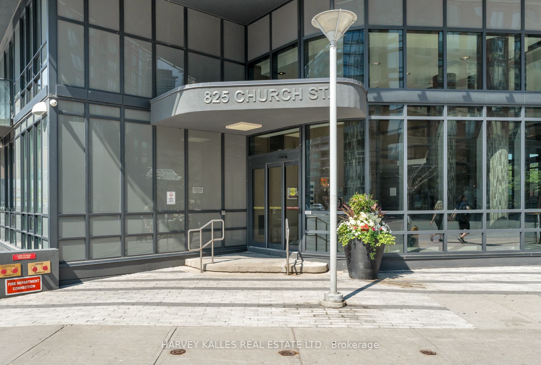 825 Church Street 1609, Toronto, ON M4W 3Z4 photo 3