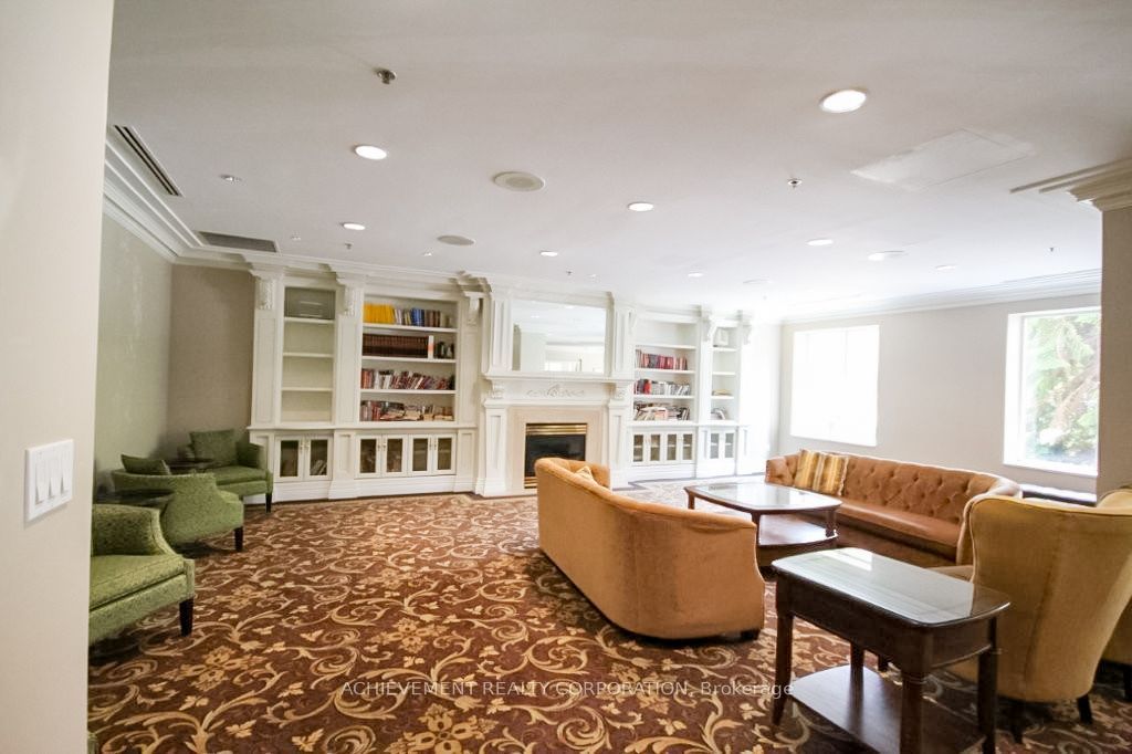 18 Sommerset Way 1016, Toronto, ON M2N 6X5 photo 5