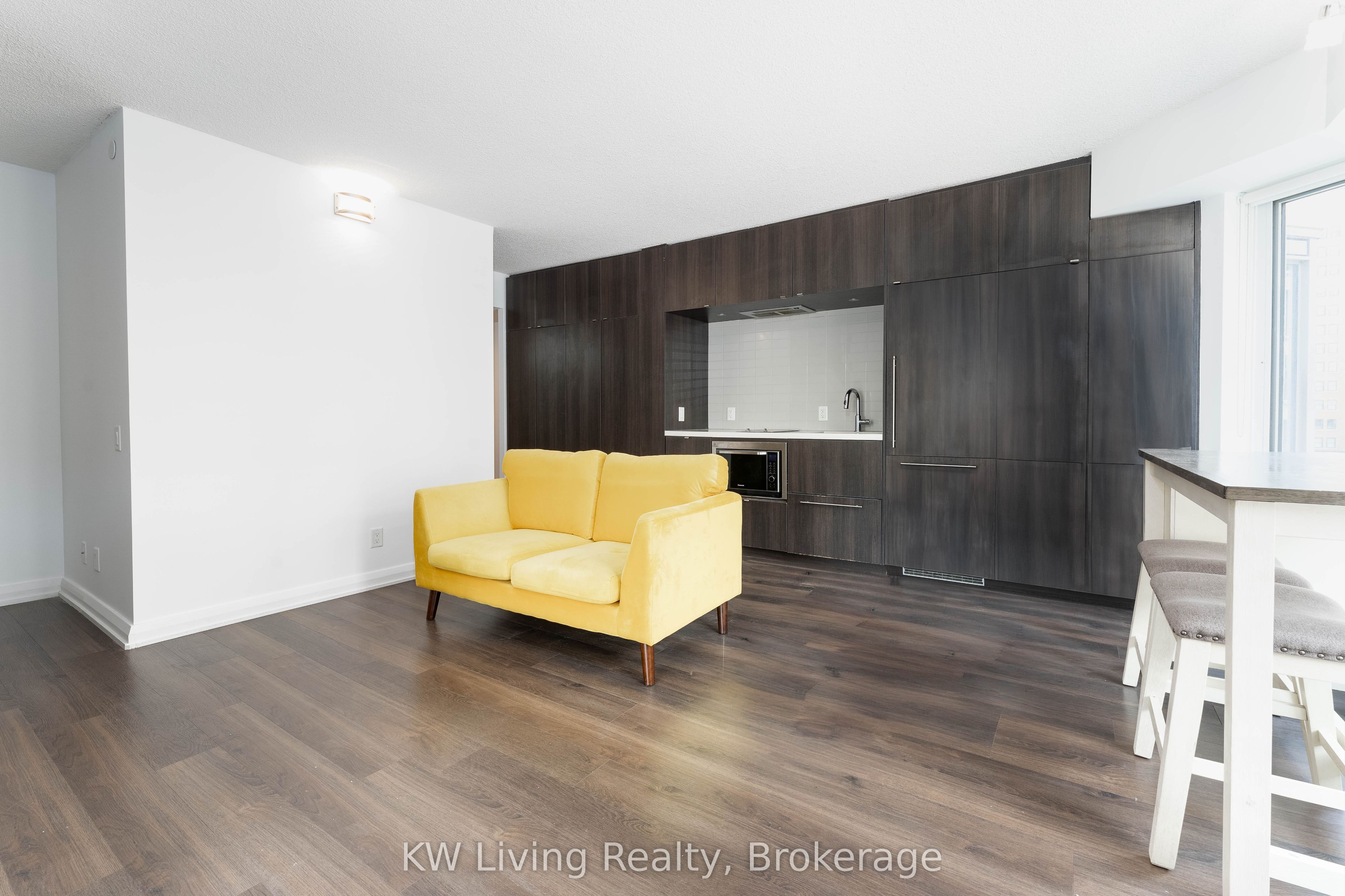 155 Yorkville Avenue 517, Toronto, ON M5R 0B4 photo 5