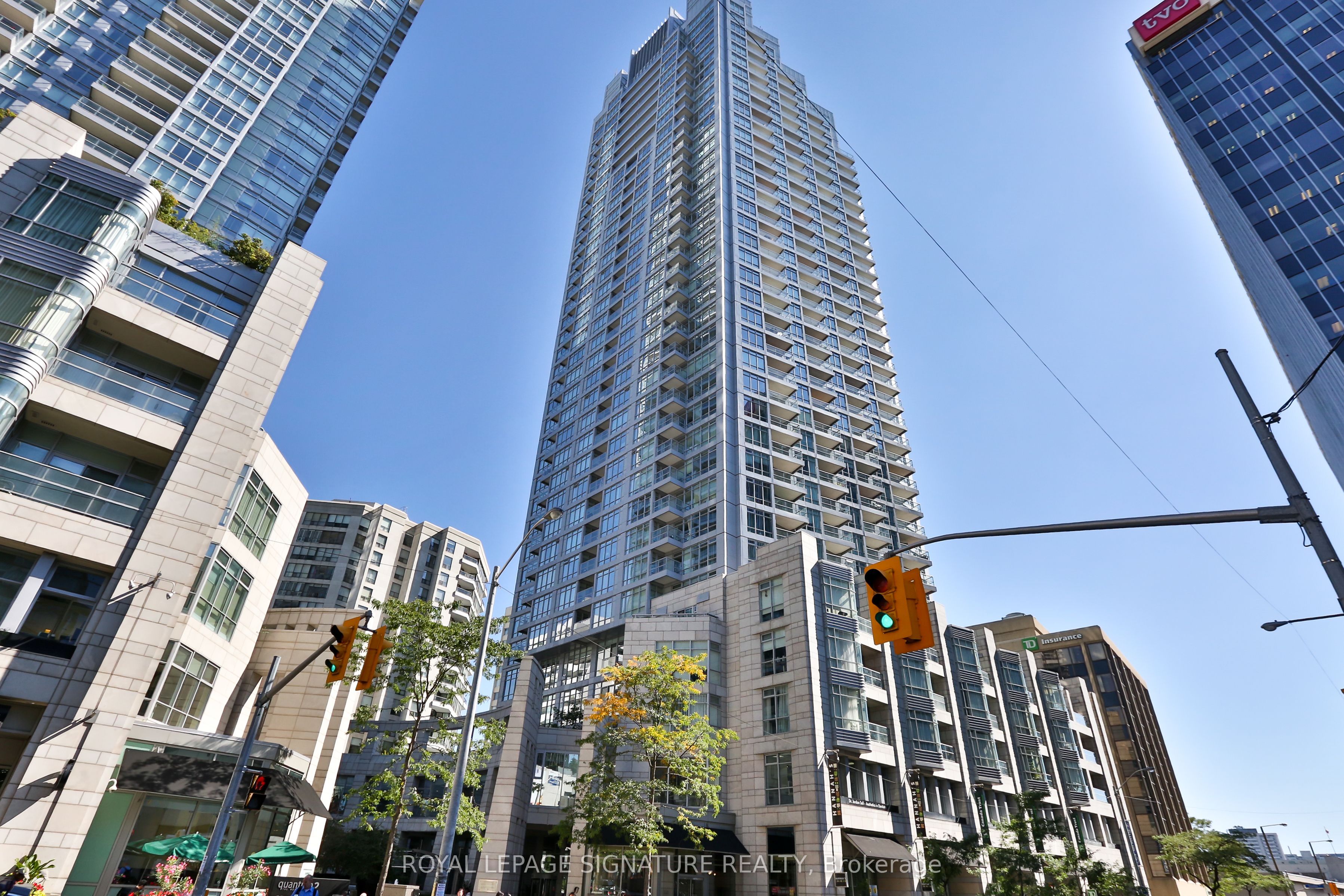 2181 Yonge Street 902, Toronto, ON M4S 3H7 photo 2