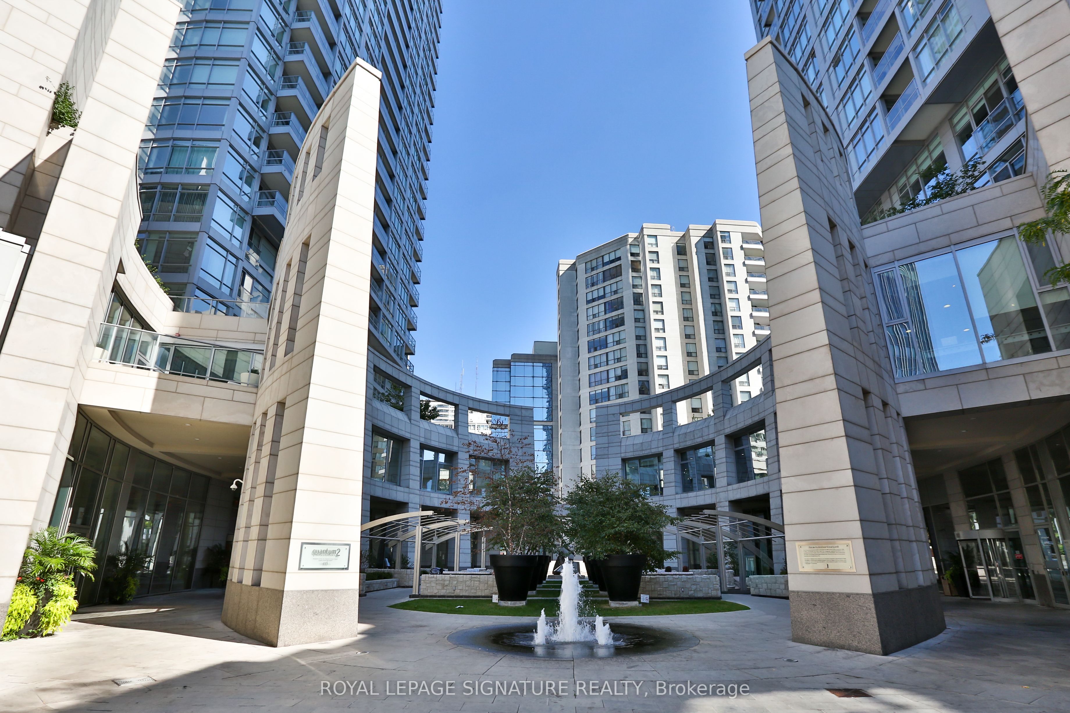 2181 Yonge Street 902, Toronto, ON M4S 3H7 photo 4