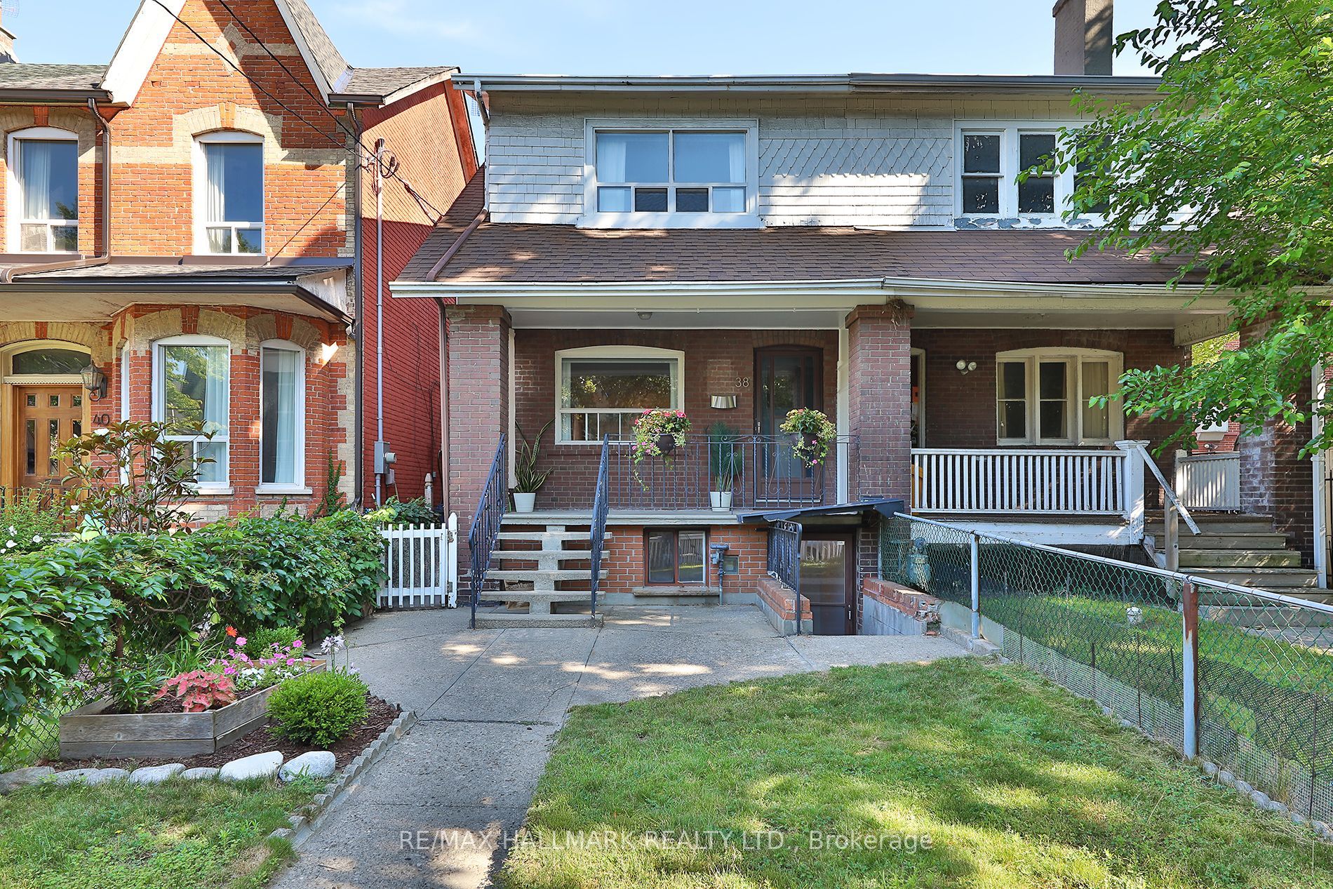 38 Halton Street, Toronto, ON M6J 1R3