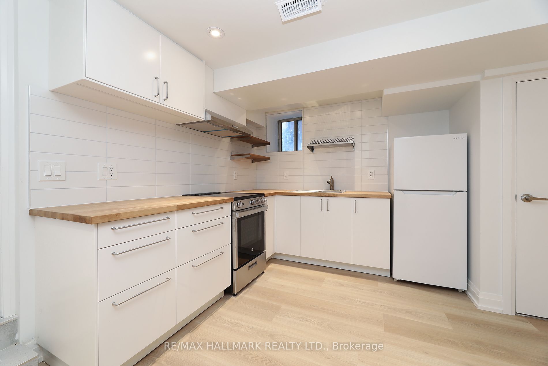 38 Halton Street, Toronto, ON M6J 1R3 photo 4