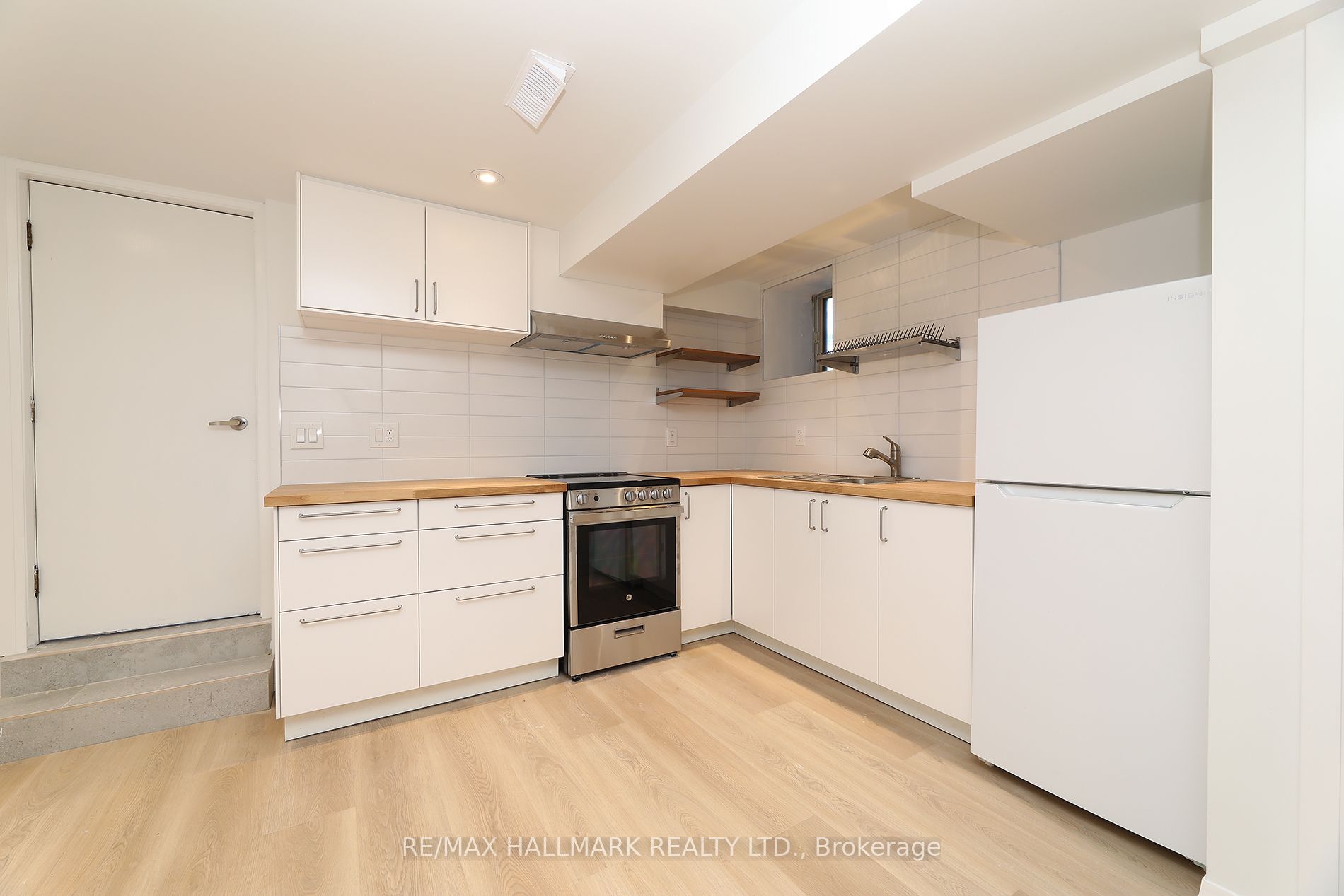 38 Halton Street, Toronto, ON M6J 1R3 photo 5