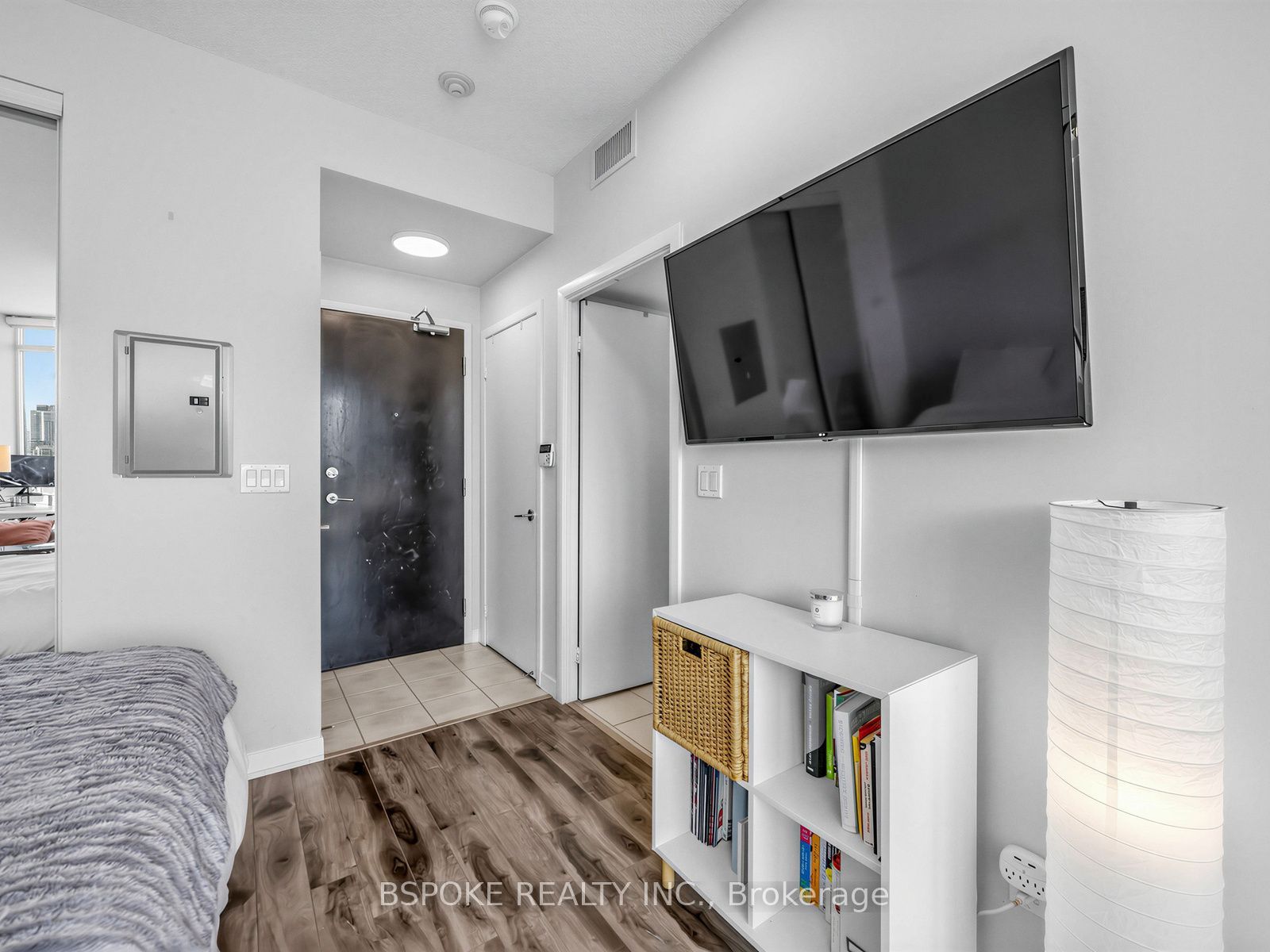 231 Fort York Boulevard 2210, Toronto, ON M5V 1B2 photo 2
