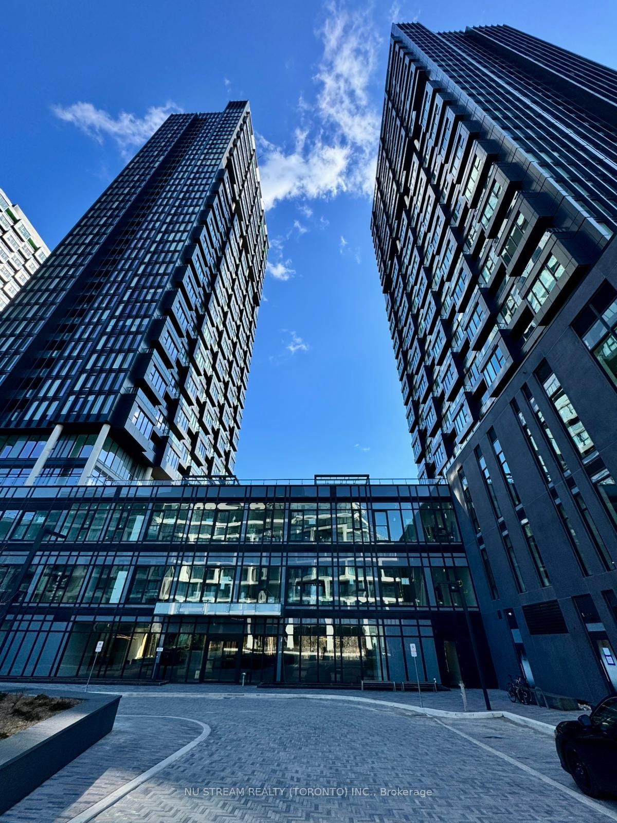 1 Quarrington Lane S 1212, Toronto, ON M3C 0S4