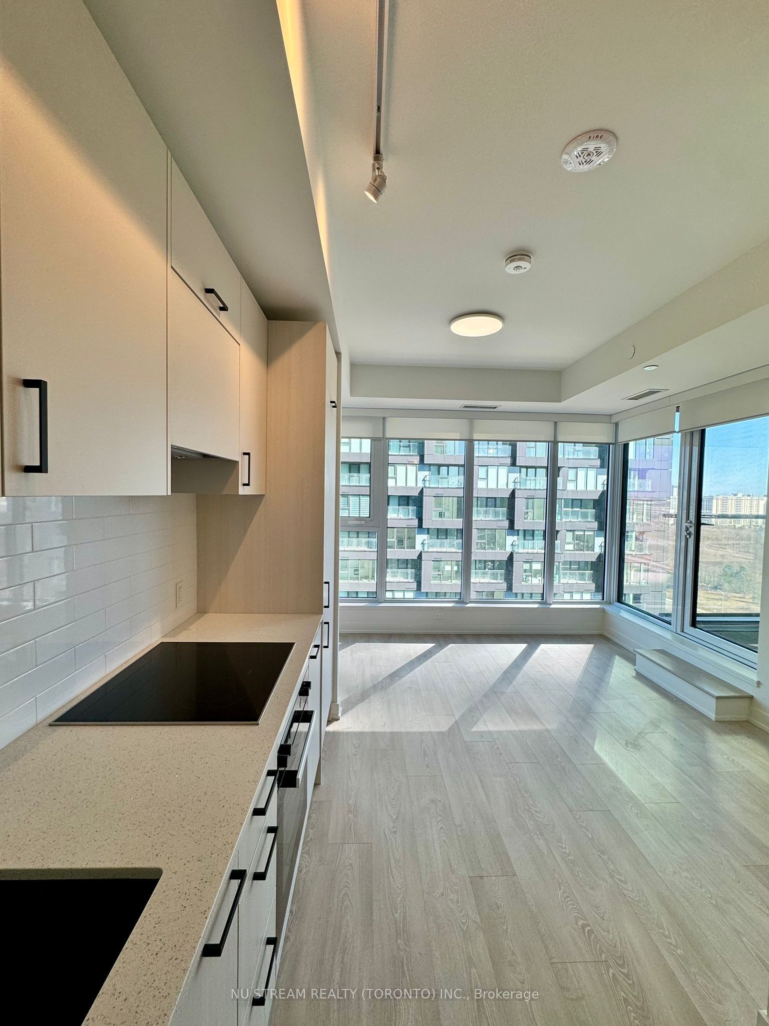 1 Quarrington Lane S 1212, Toronto, ON M3C 0S4 photo 2