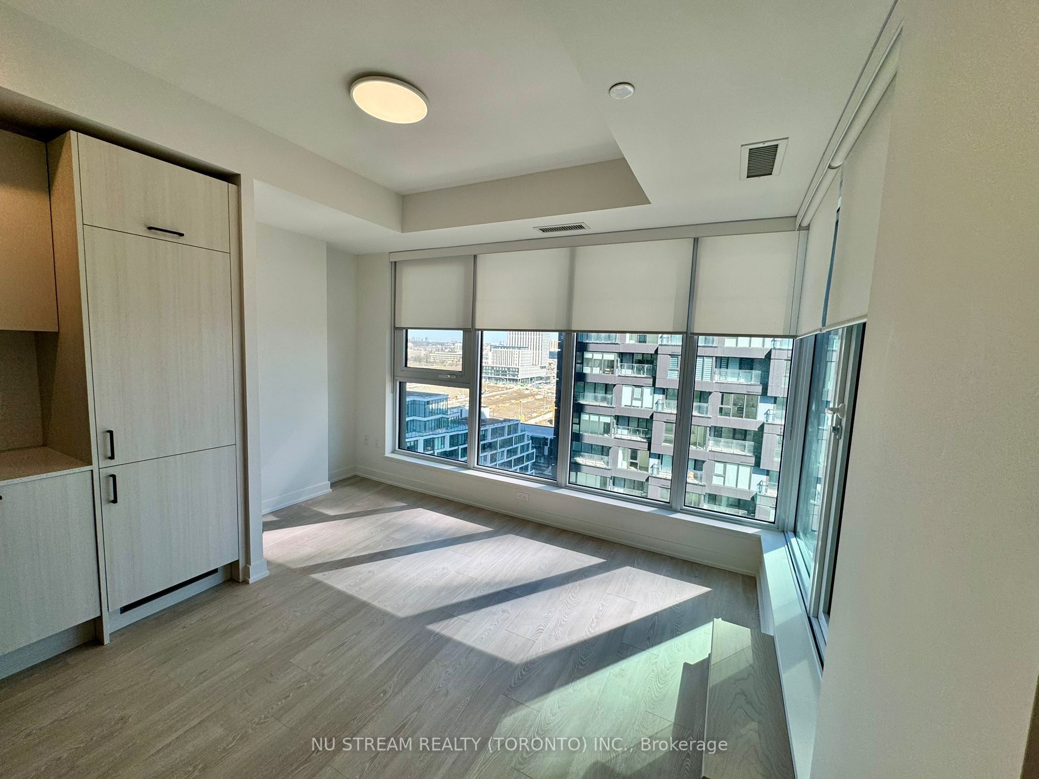 1 Quarrington Lane S 1212, Toronto, ON M3C 0S4 photo 4