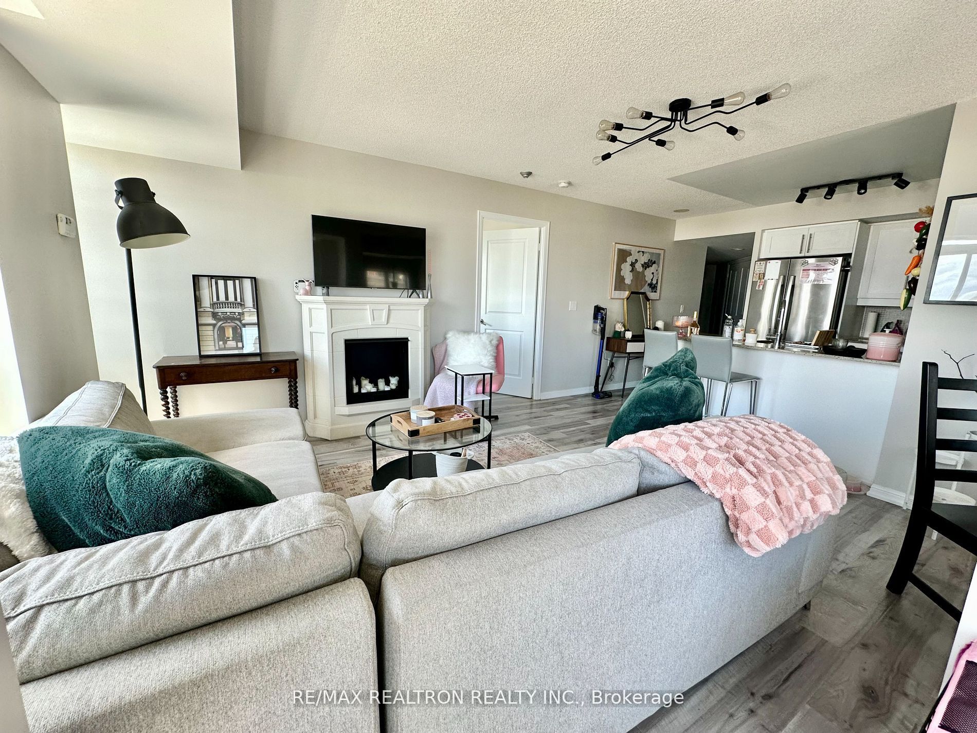85 East Liberty Street 1006, Toronto, ON M6K 3R4 photo 4