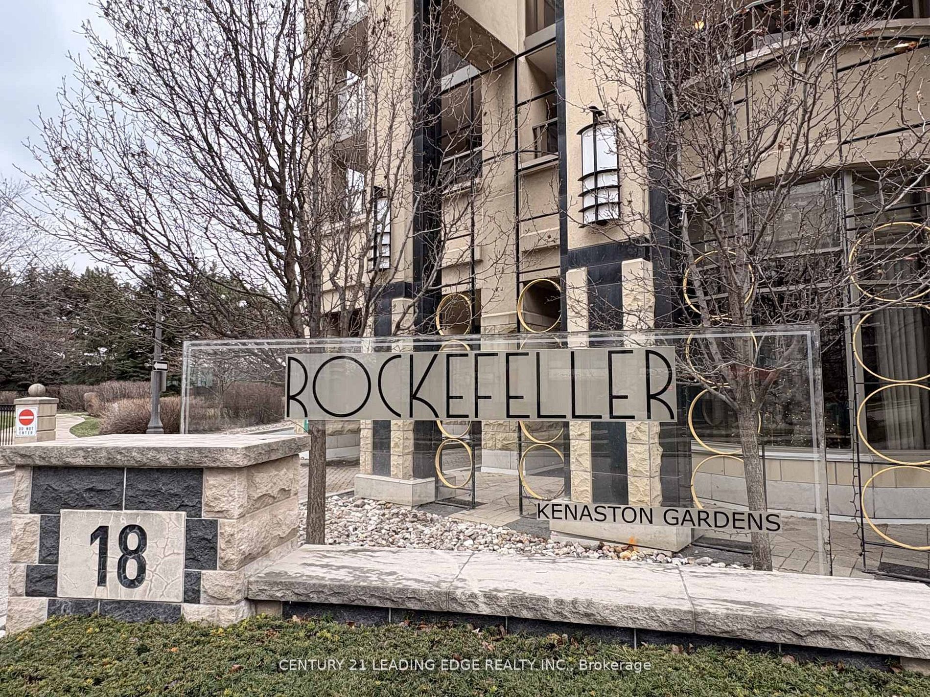 18 Kenaston Gardens 712, Toronto, ON M2K 3C7