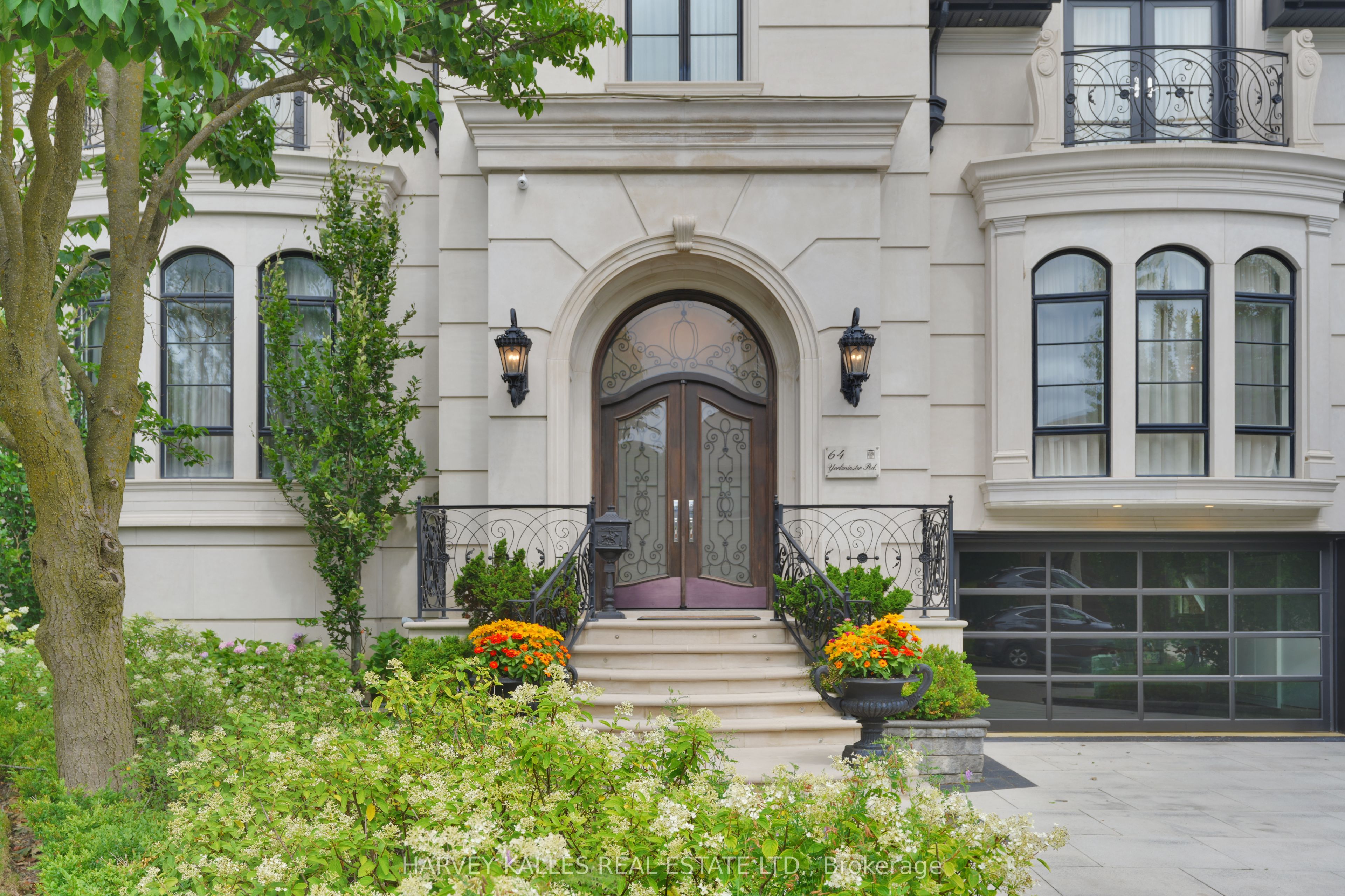 64 Yorkminster Road, Toronto, ON M2P 1M3 photo 2