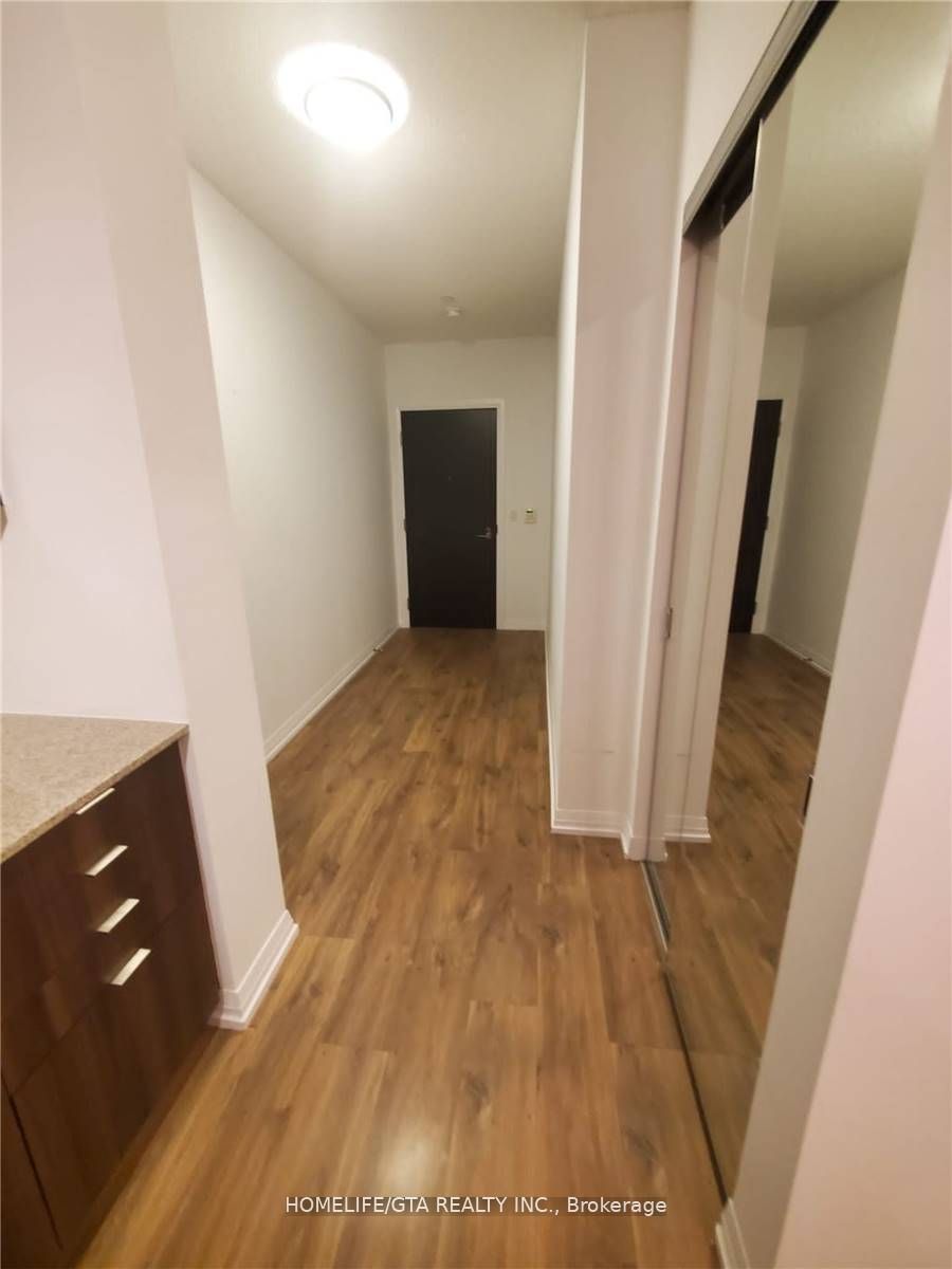 101 Erskine Avenue 605, Toronto, ON M4P 1Y5 photo 5