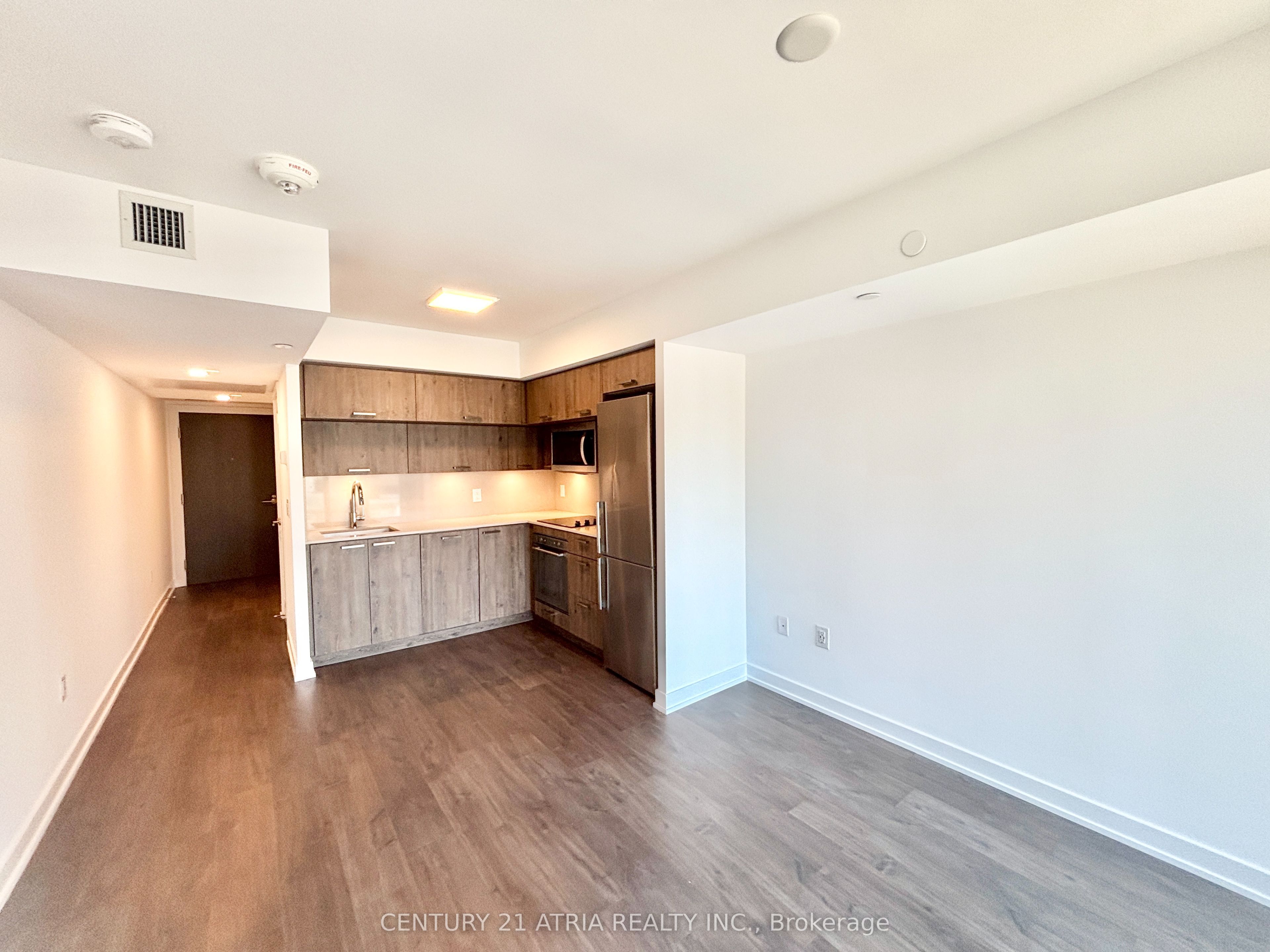 50 McCaul St Street 811, Toronto, ON M5T 1V9 photo 3