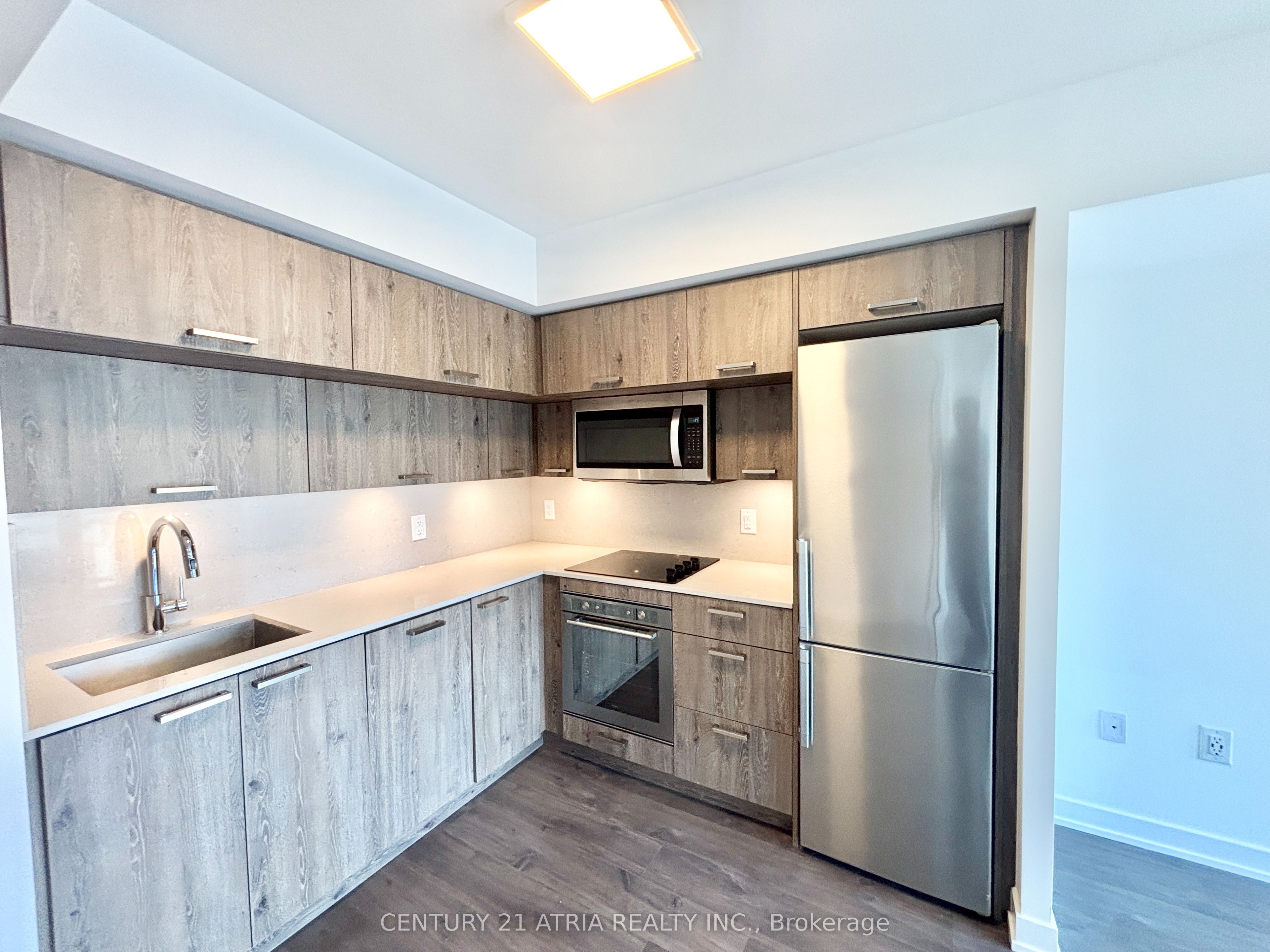 50 McCaul St Street 811, Toronto, ON M5T 1V9 photo 4