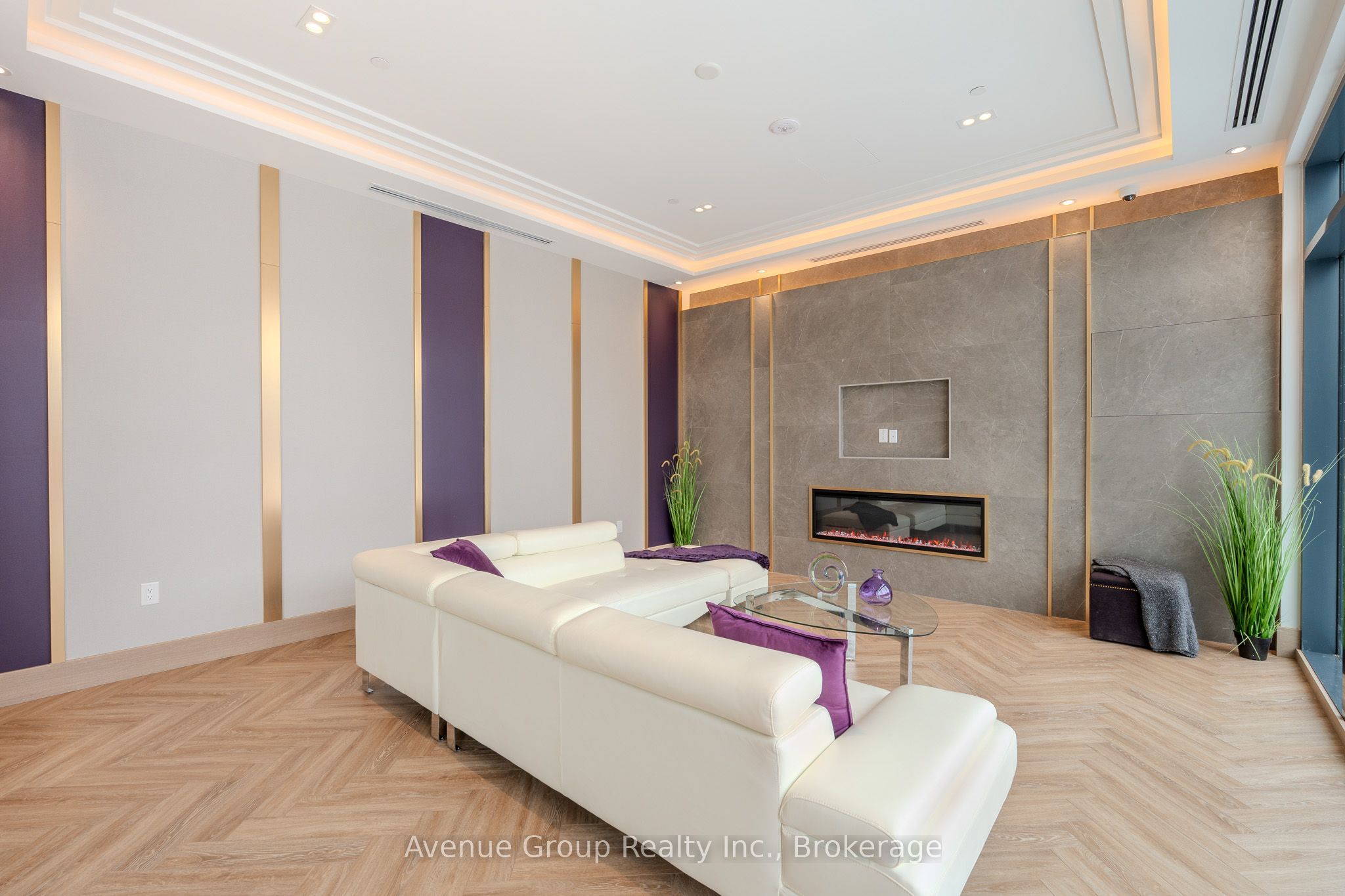 700 Sheppard Avenue W 315, Toronto, ON M3H 0G5 photo 2
