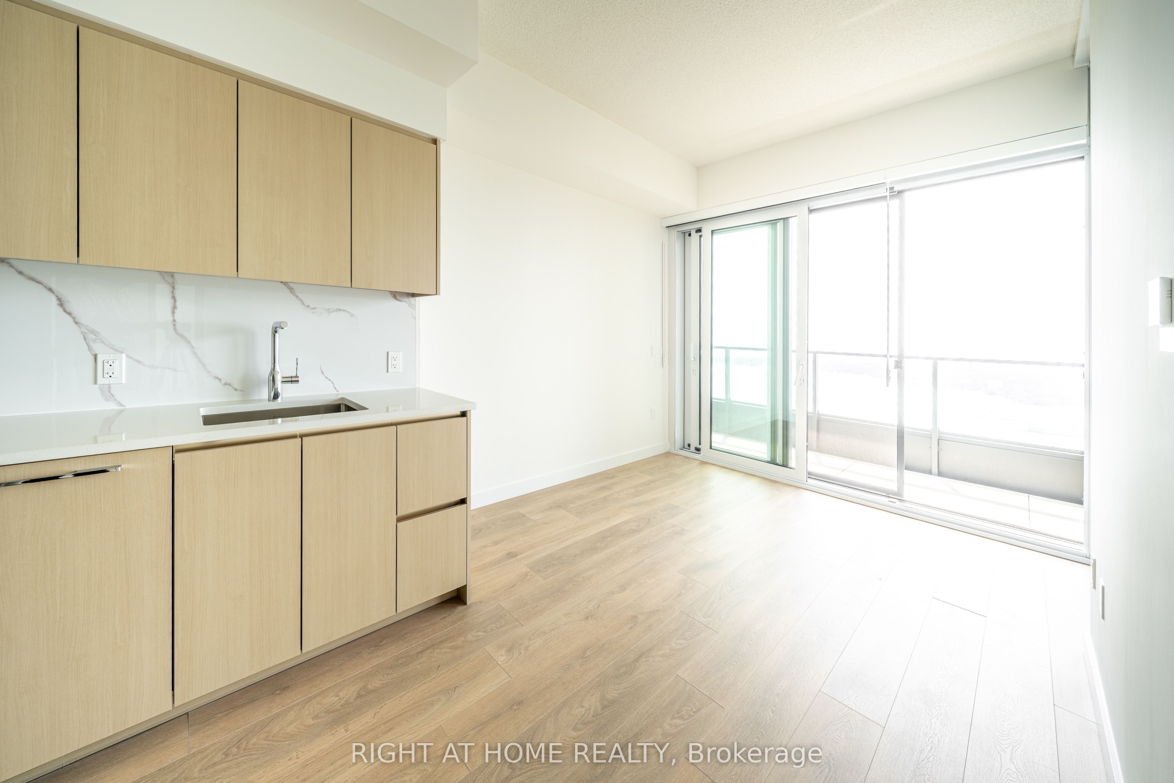 1 Concord Cityplace Way 5606, Toronto, ON M5V 0X3 photo 5