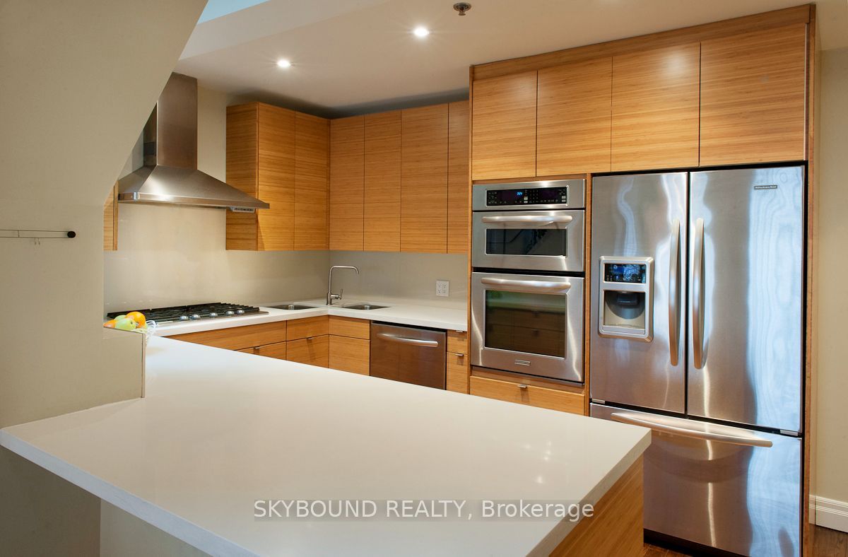 110 Hepbourne Street 206, Toronto, ON M6H 1K5 photo 3
