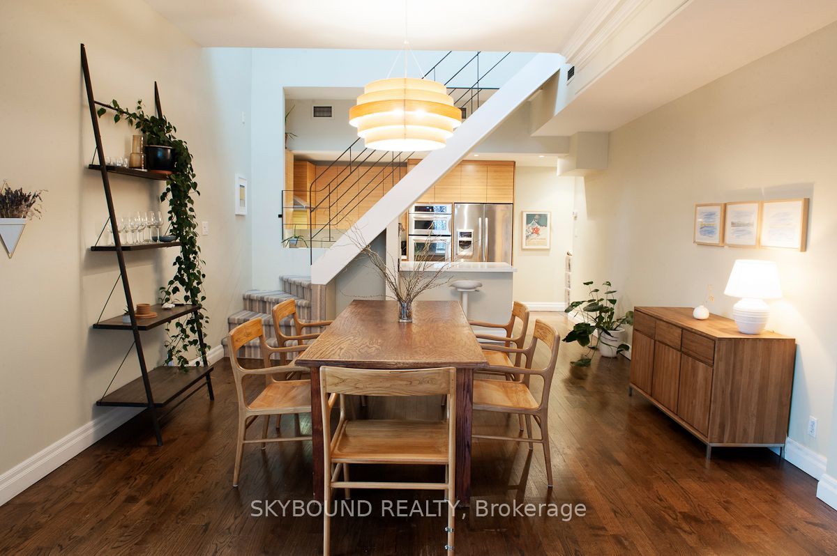 110 Hepbourne Street 206, Toronto, ON M6H 1K5 photo 4