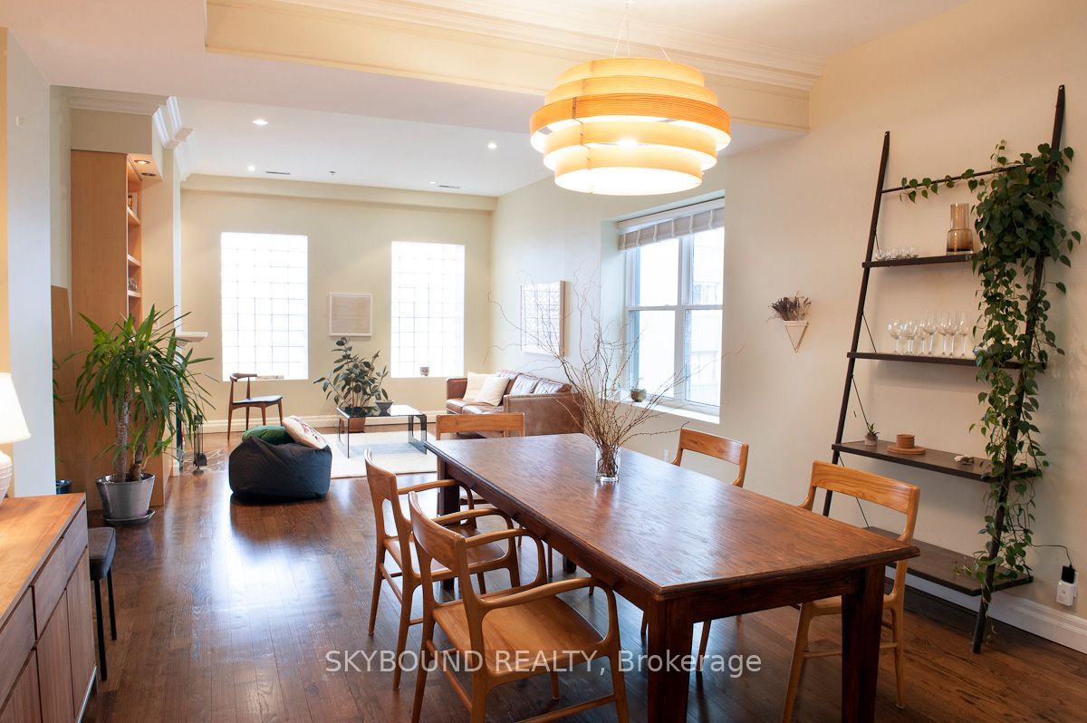110 Hepbourne Street 206, Toronto, ON M6H 1K5 photo 5