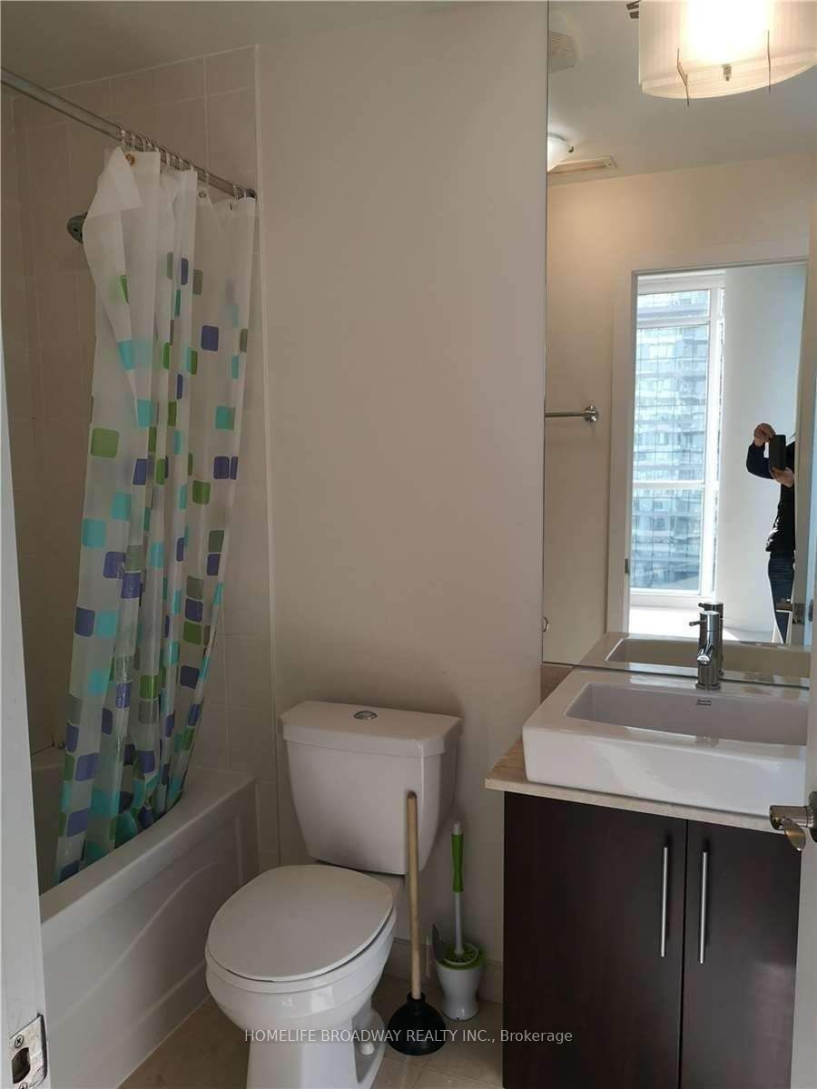 65 Bremner Boulevard 2602, Toronto, ON M5J 0A7 photo 5