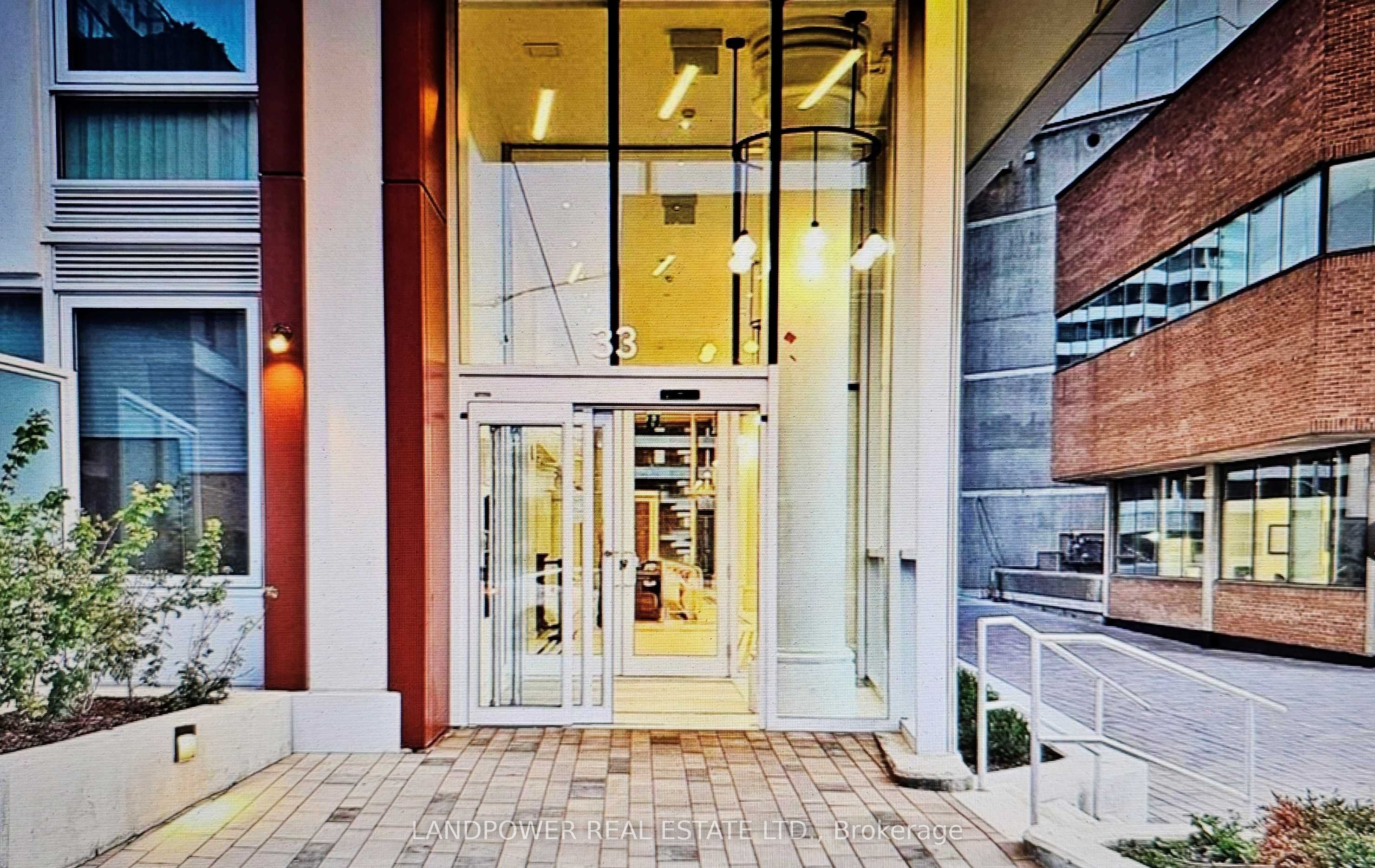 33 Helendale Avenue 1301, Toronto, ON M4R 0A4 photo 2