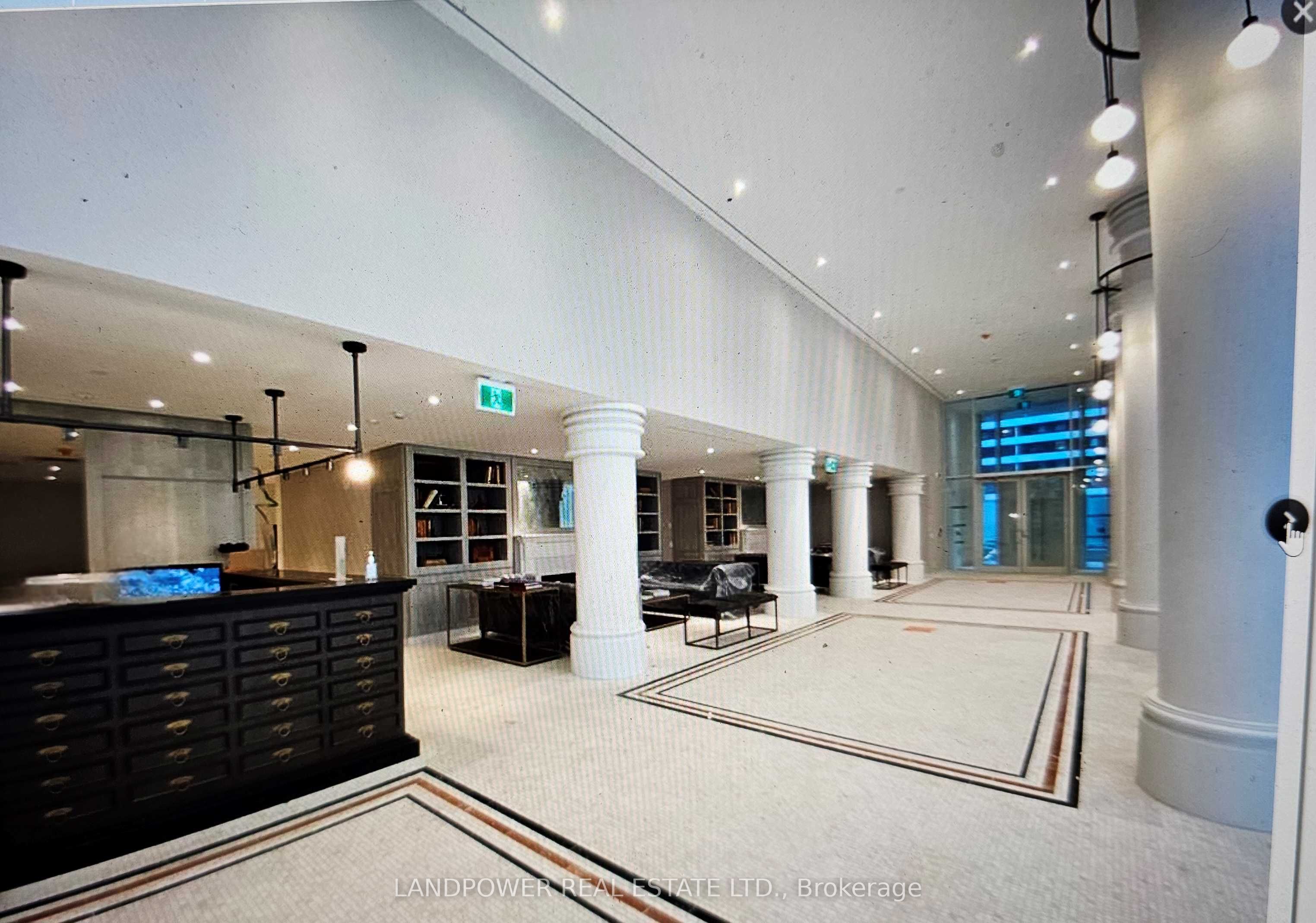 33 Helendale Avenue 1301, Toronto, ON M4R 0A4 photo 3