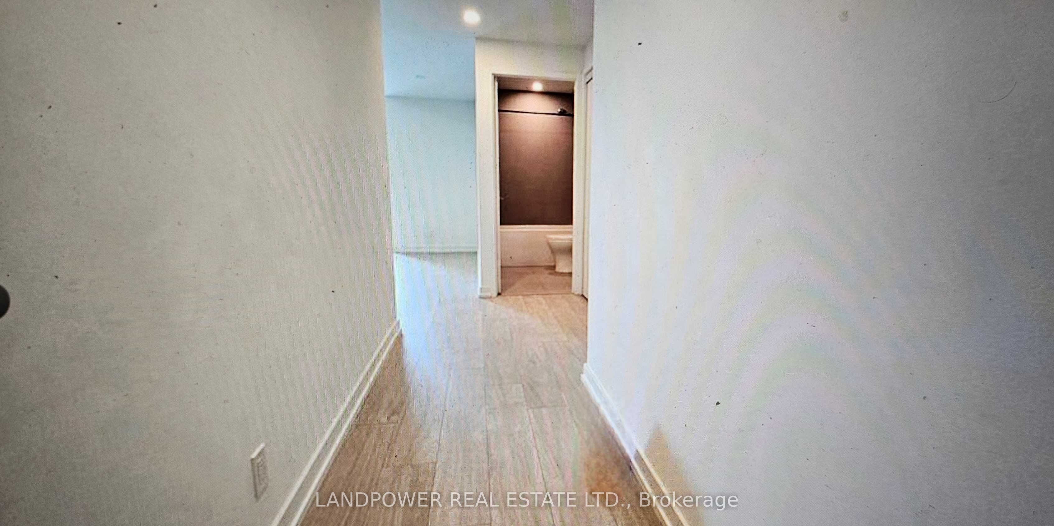 33 Helendale Avenue 1301, Toronto, ON M4R 0A4 photo 5