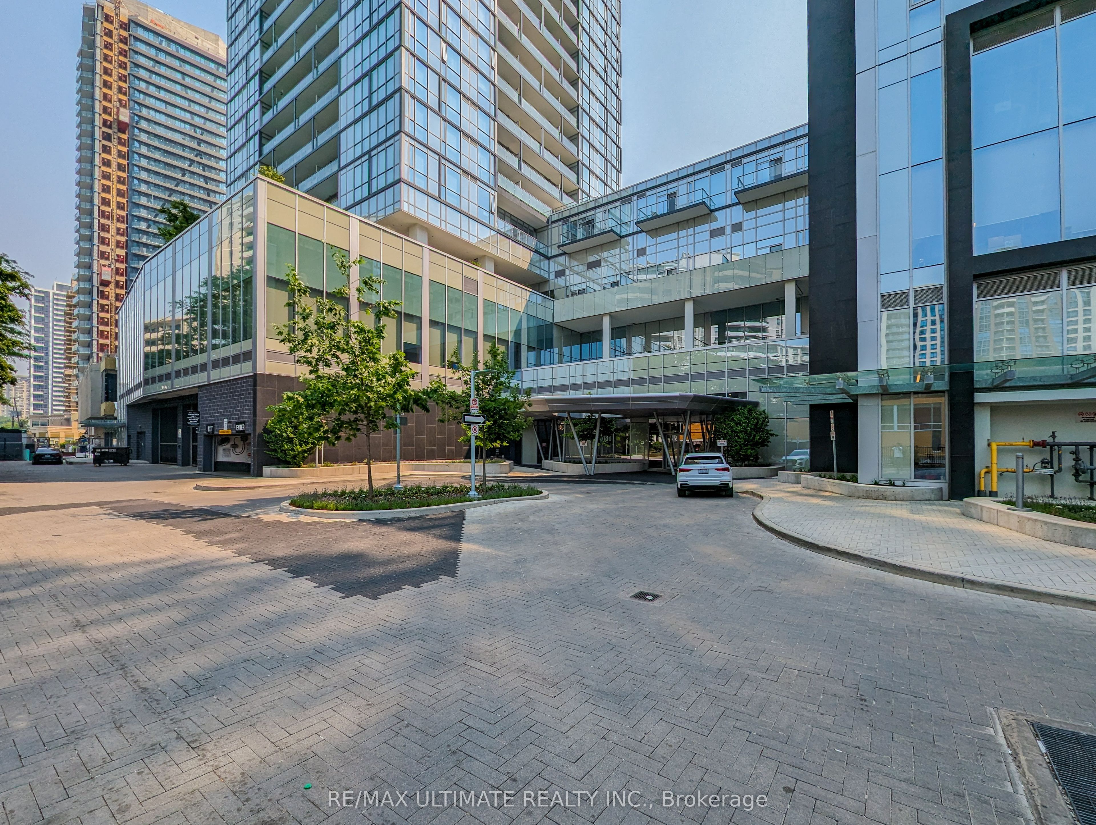 5180 Yonge Street 1412, Toronto, ON M2N 0K5 photo 3