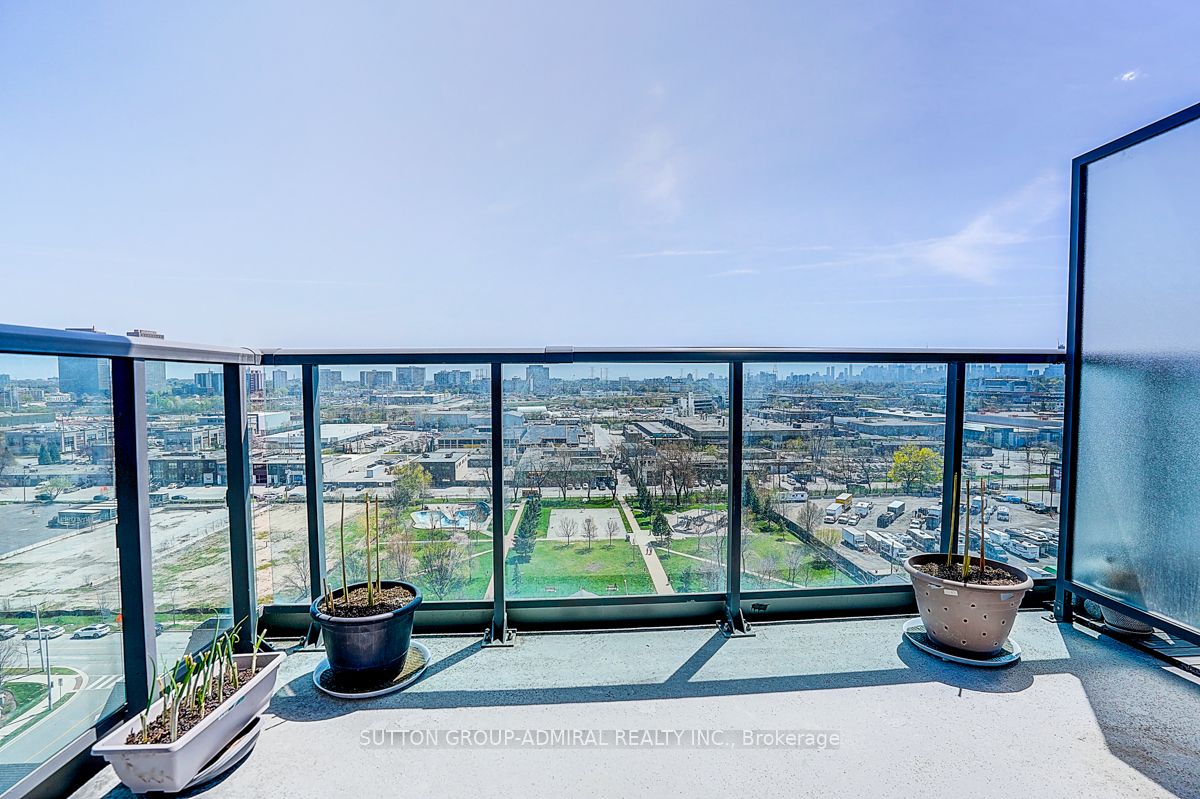 35 Brian Peck Crescent 1413, Toronto, ON M4G 0A5 photo 3