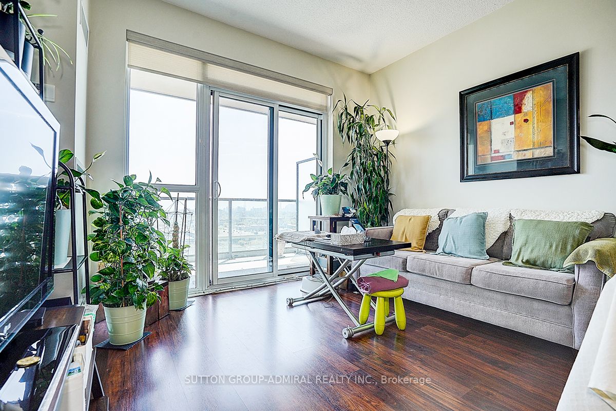 35 Brian Peck Crescent 1413, Toronto, ON M4G 0A5 photo 4