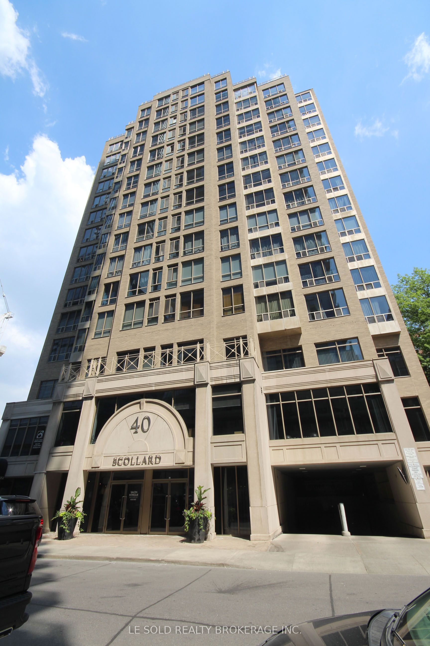 40 Scollard Street 602, Toronto, ON M5R 3S1