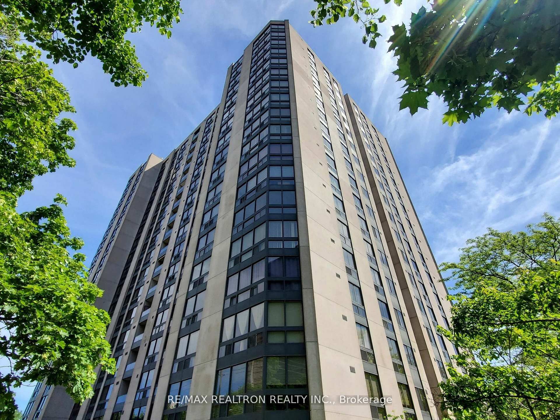 5 Kenneth Avenue 1208, Toronto, ON M2N 6M7 photo 2