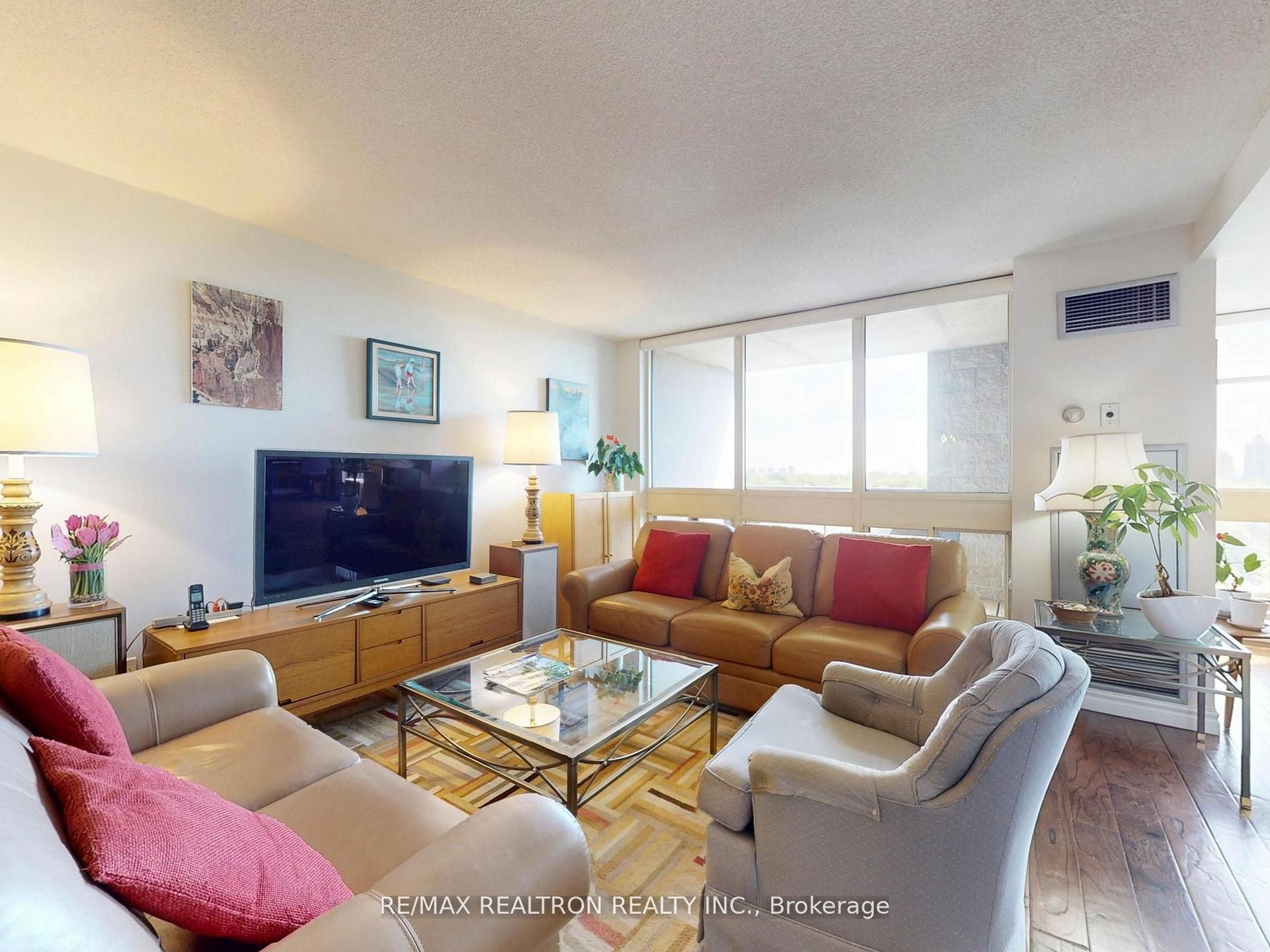 5 Kenneth Avenue 1208, Toronto, ON M2N 6M7 photo 3
