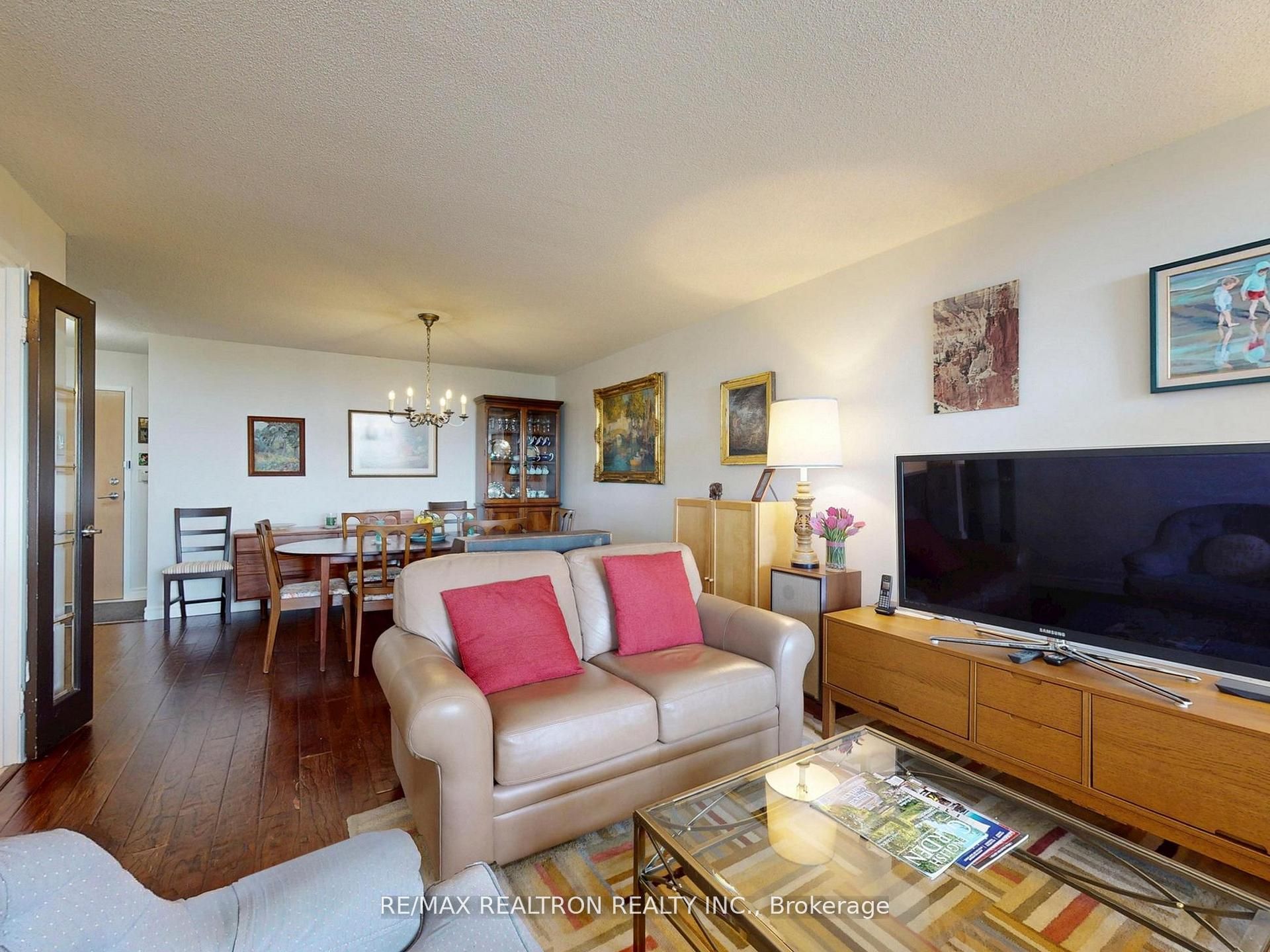 5 Kenneth Avenue 1208, Toronto, ON M2N 6M7 photo 4