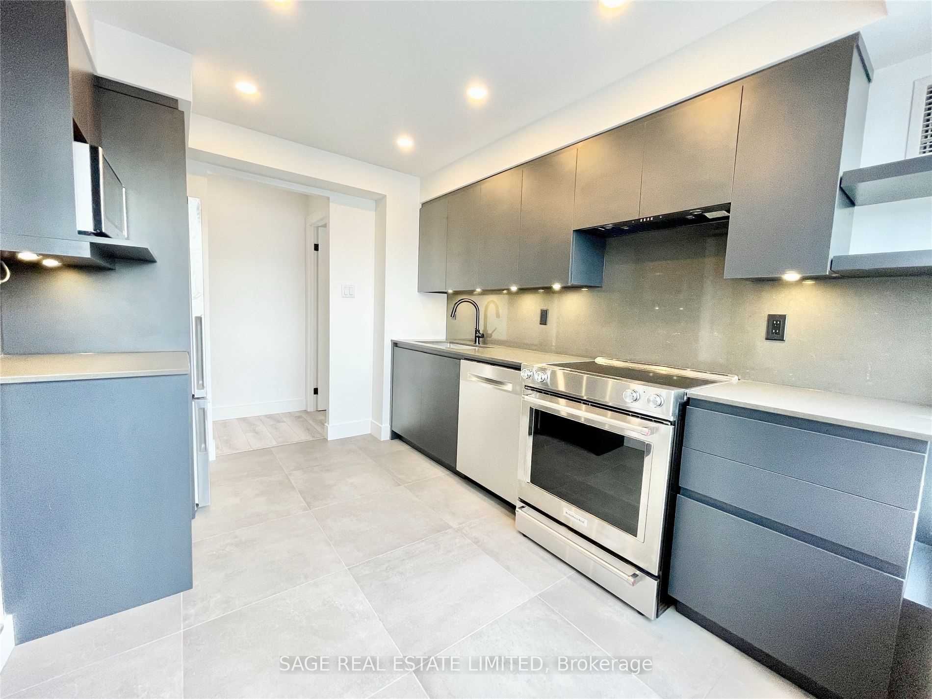 887 Bay Street 1408, Toronto, ON M5S 3K4 photo 2