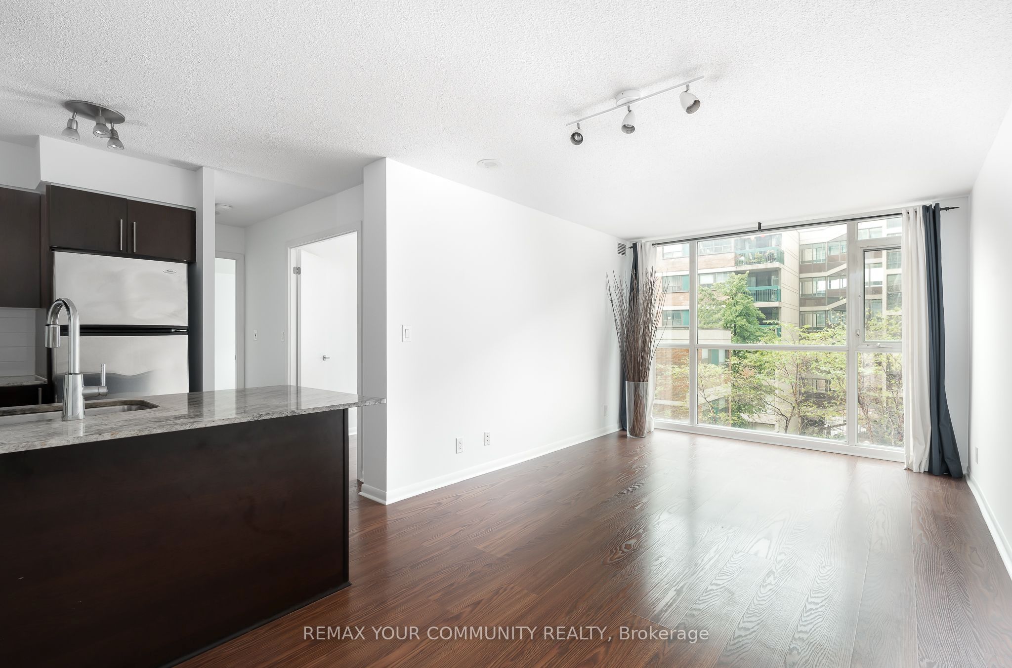 96 St Patrick Street 501, Toronto, ON M5T 1V2 photo 3