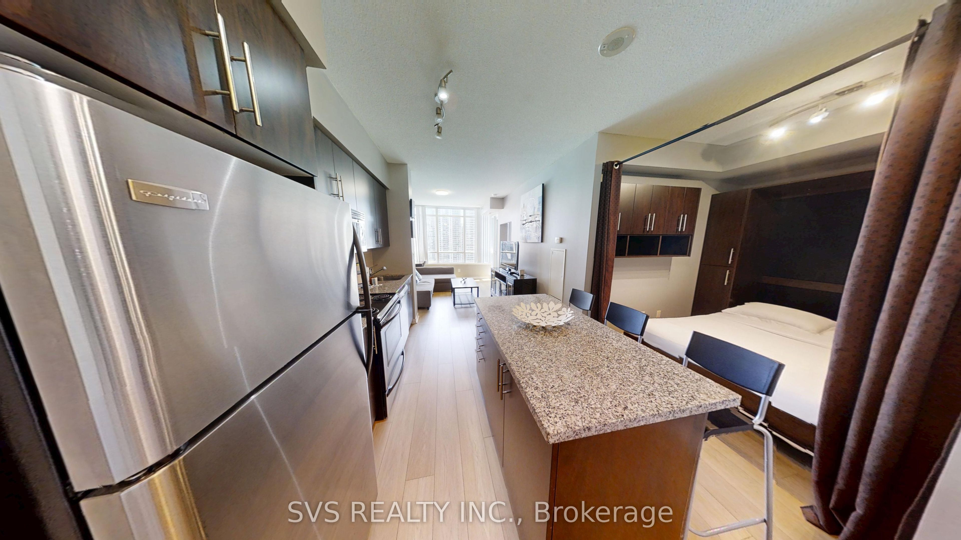 55 Bremner Boulevard 1705, Toronto, ON M5J 0A6 photo 2