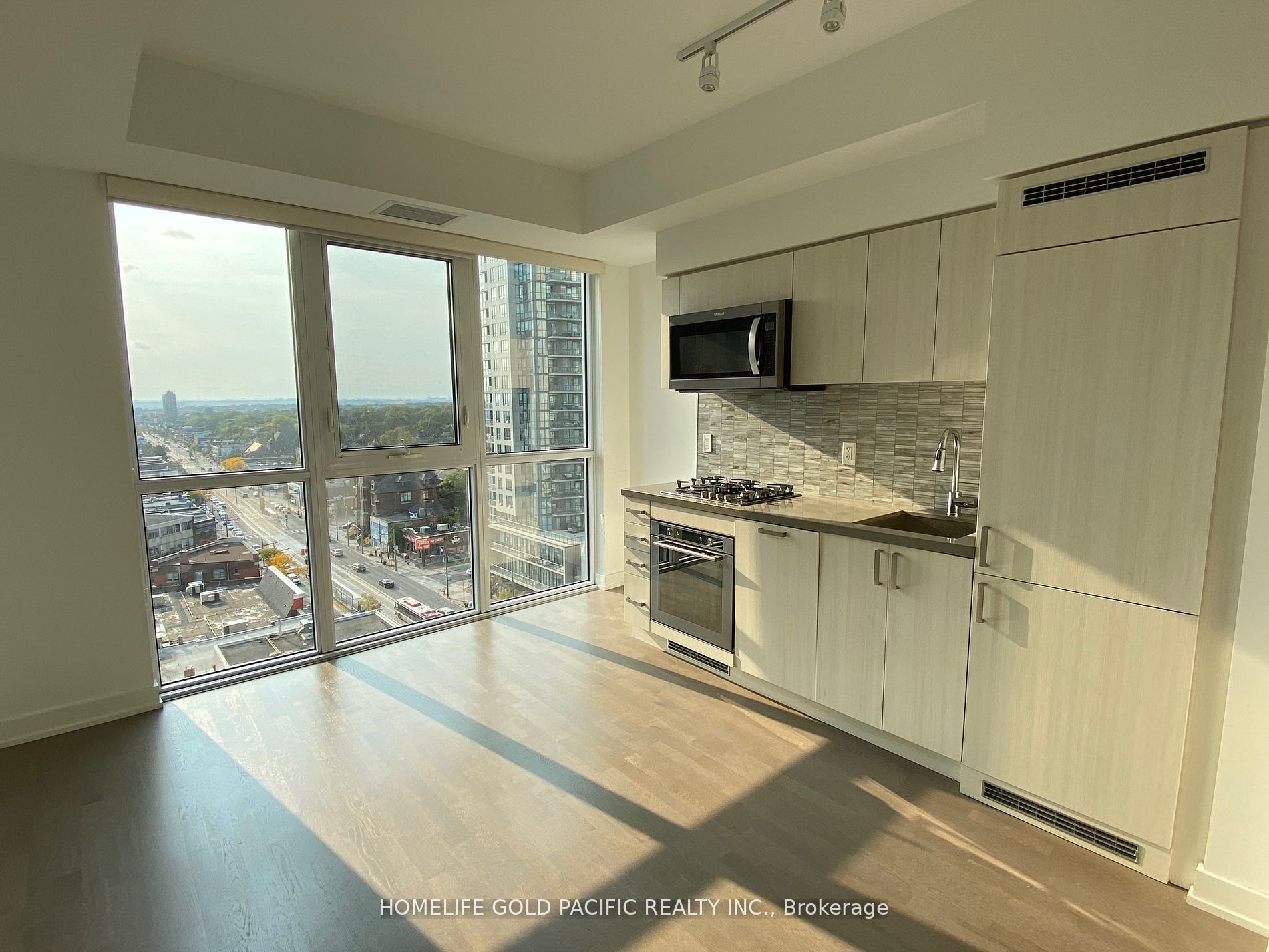 501 St. Clair Avenue W 1102, Toronto, ON M5P 0A2 photo 4