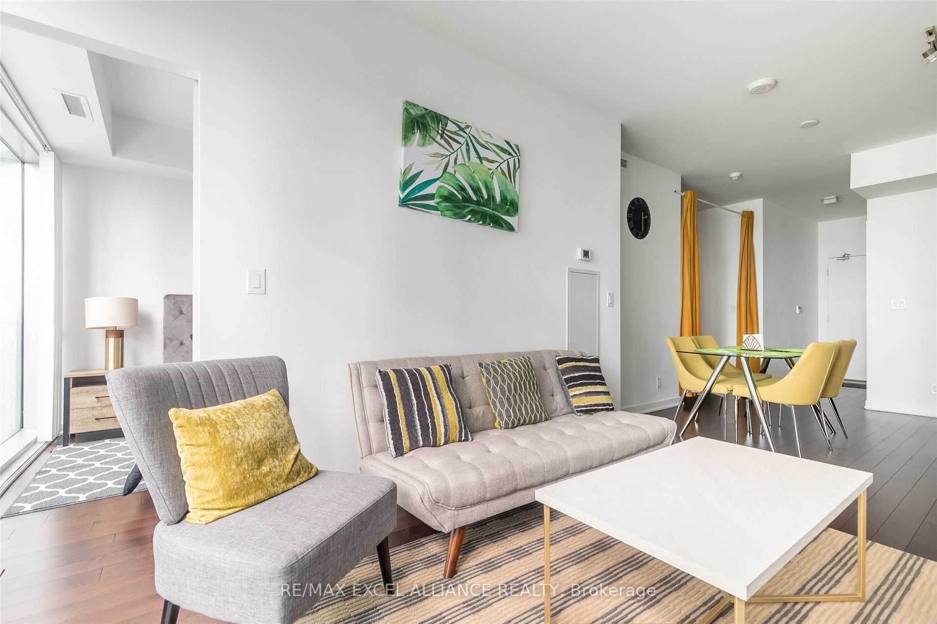 12 York Street 1809, Toronto, ON M5J 2Z2 photo 3