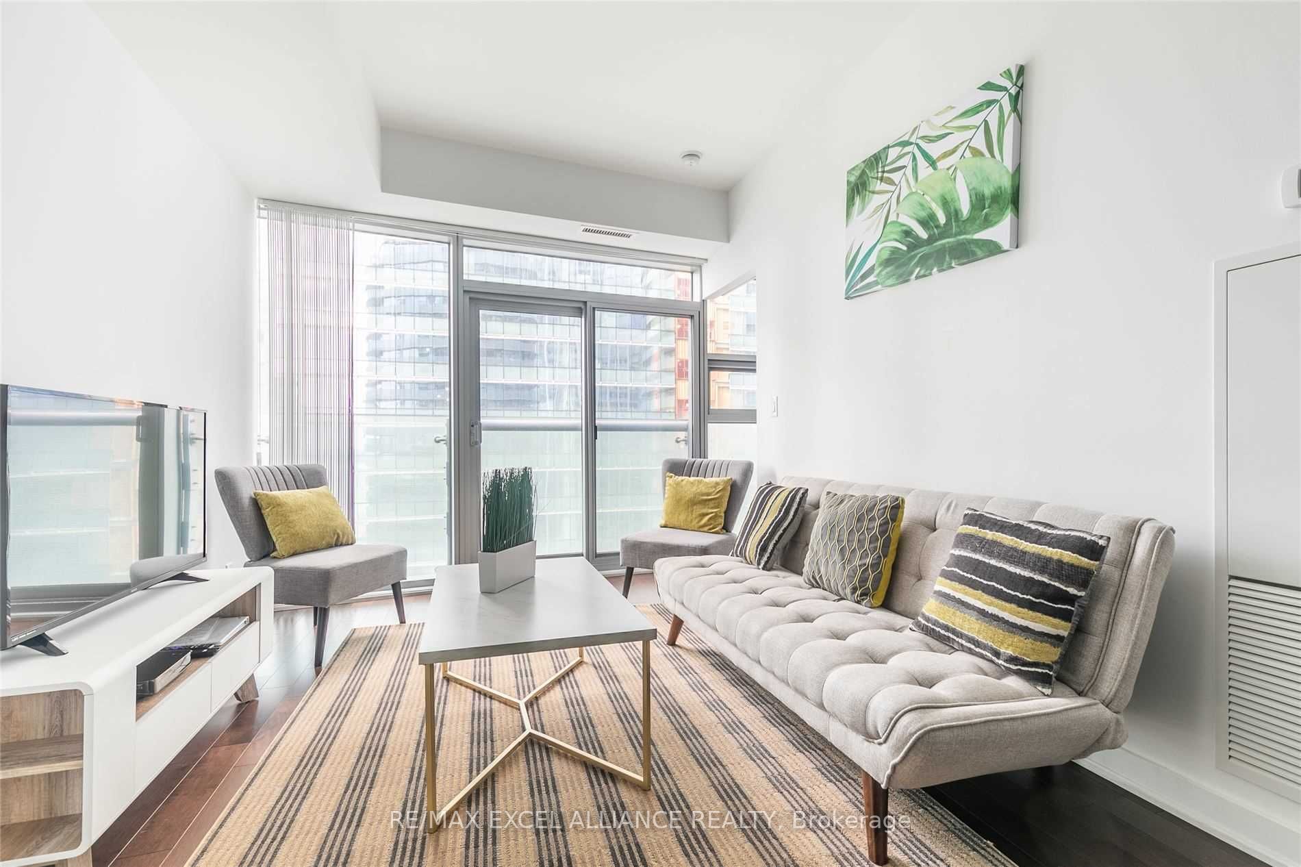 12 York Street 1809, Toronto, ON M5J 2Z2 photo 4